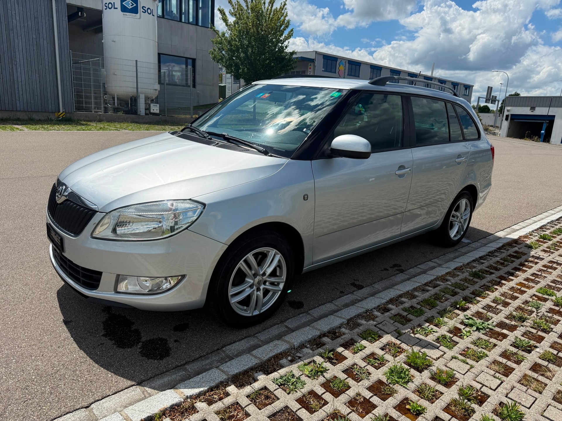 SKODA Fabia 1.2 TSI Fresh-image-2