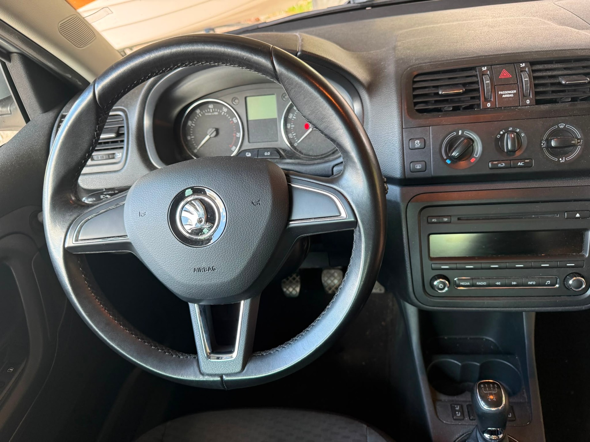 SKODA Fabia 1.2 TSI Fresh-image-8