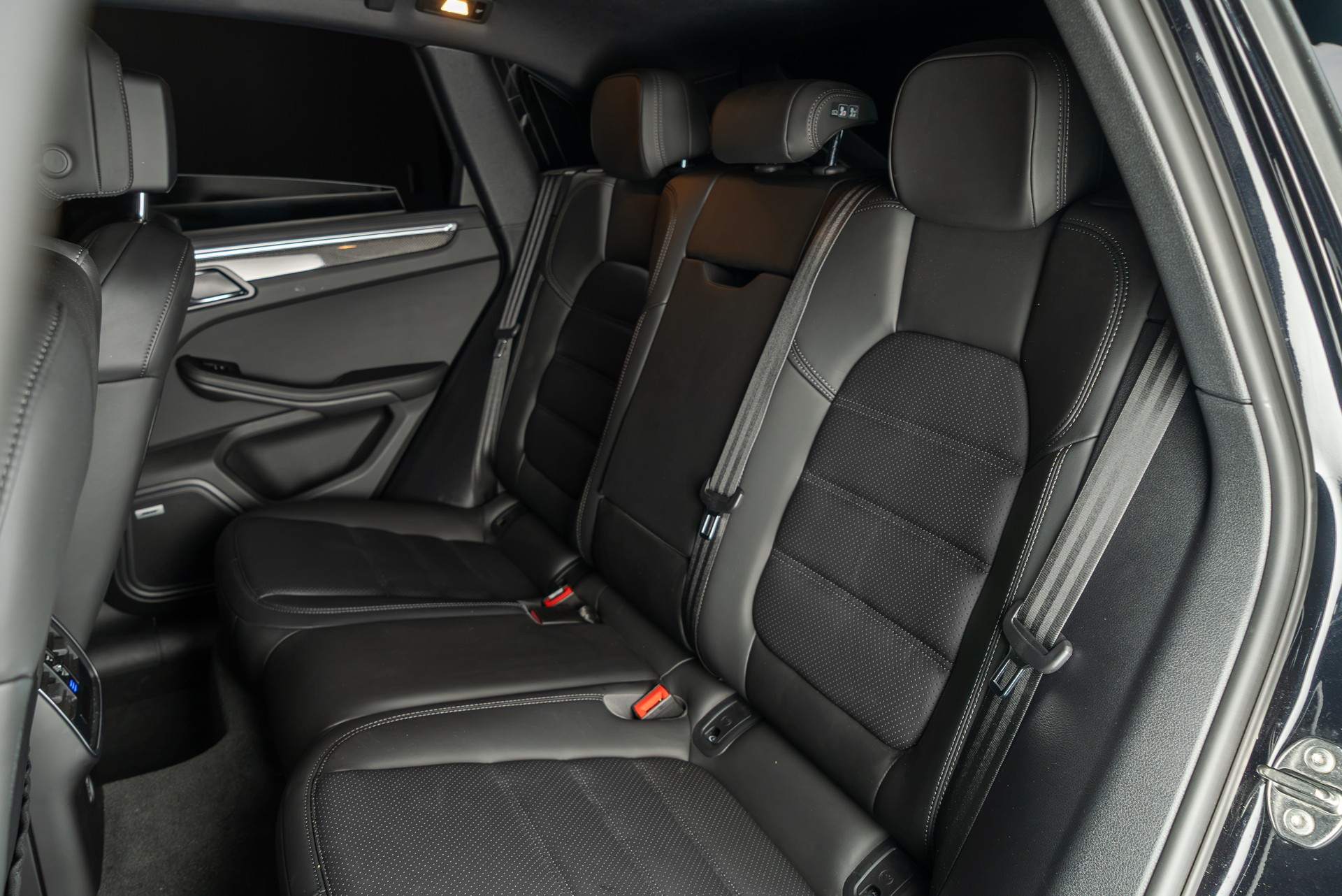 PORSCHE Macan S PDK-image-13
