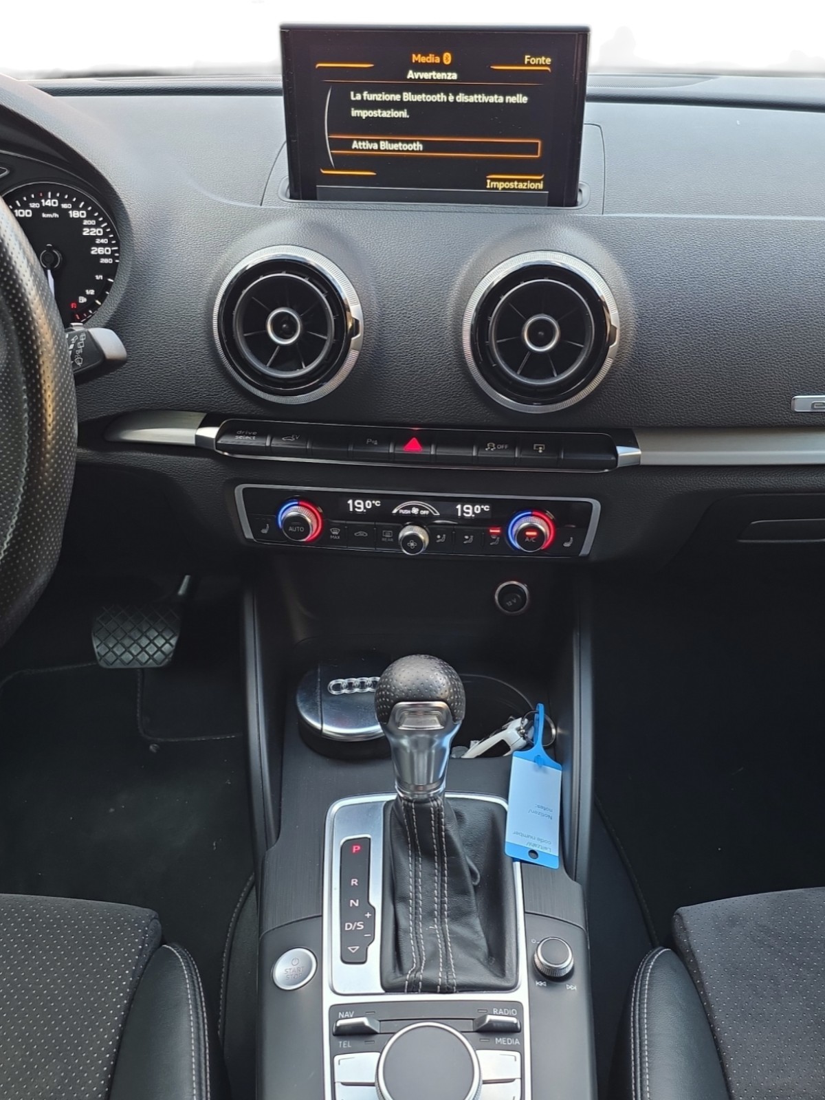 AUDI A3 Sportback 1.4 e-tron Attraction S-tronic-image-10
