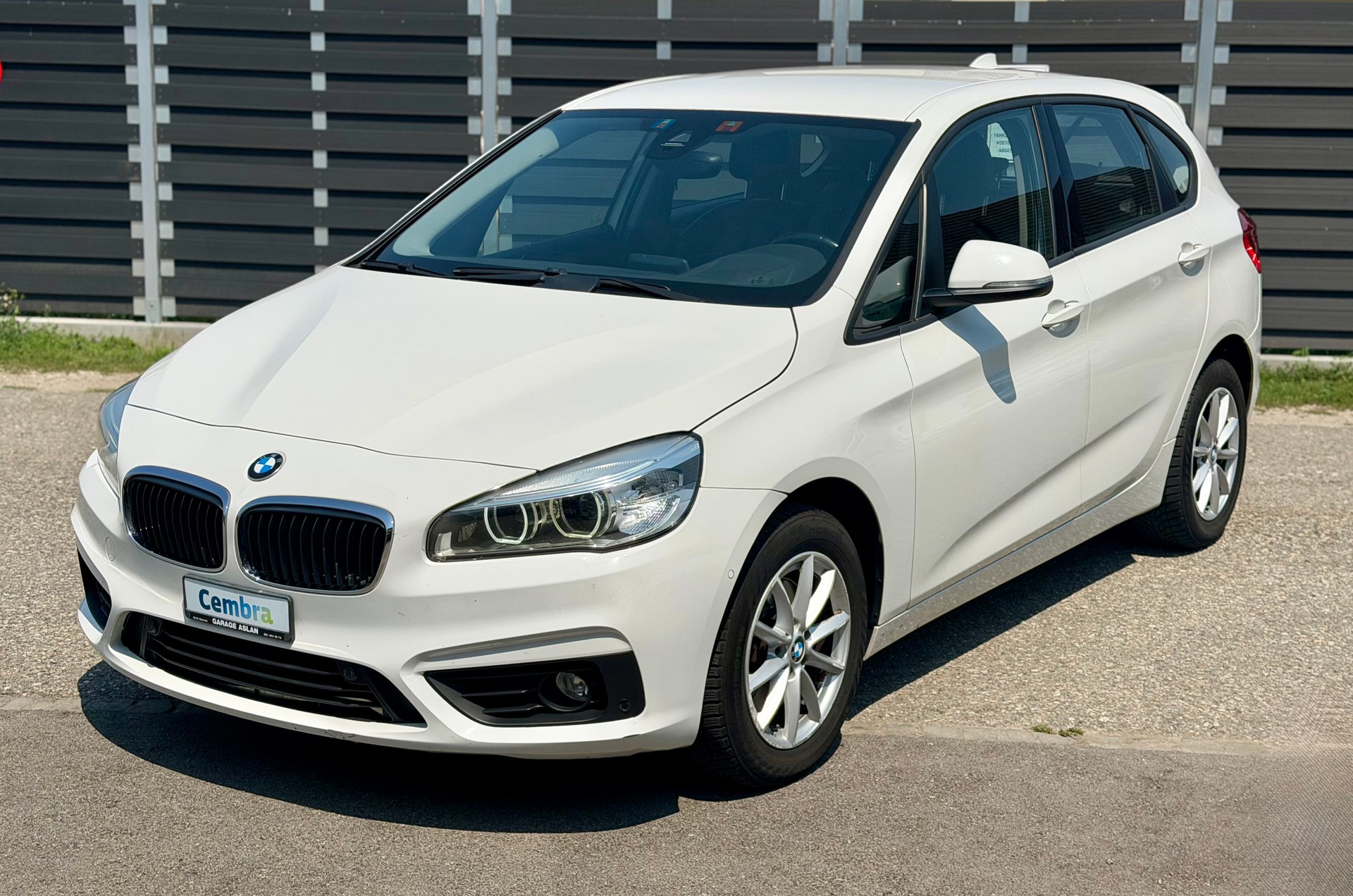 BMW 218i Active Tourer Steptronic-image-2