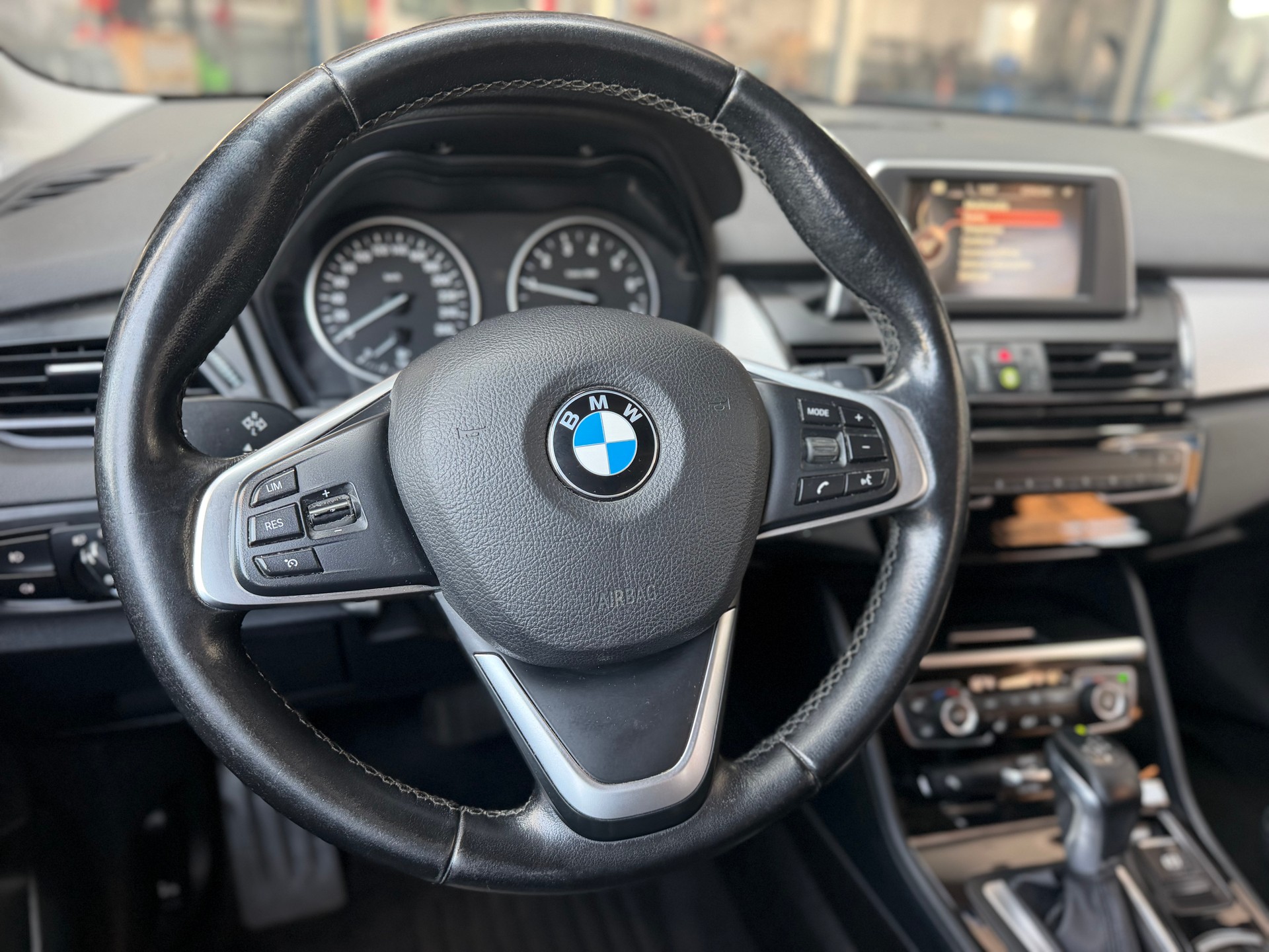 BMW 218i Active Tourer Steptronic-image-7