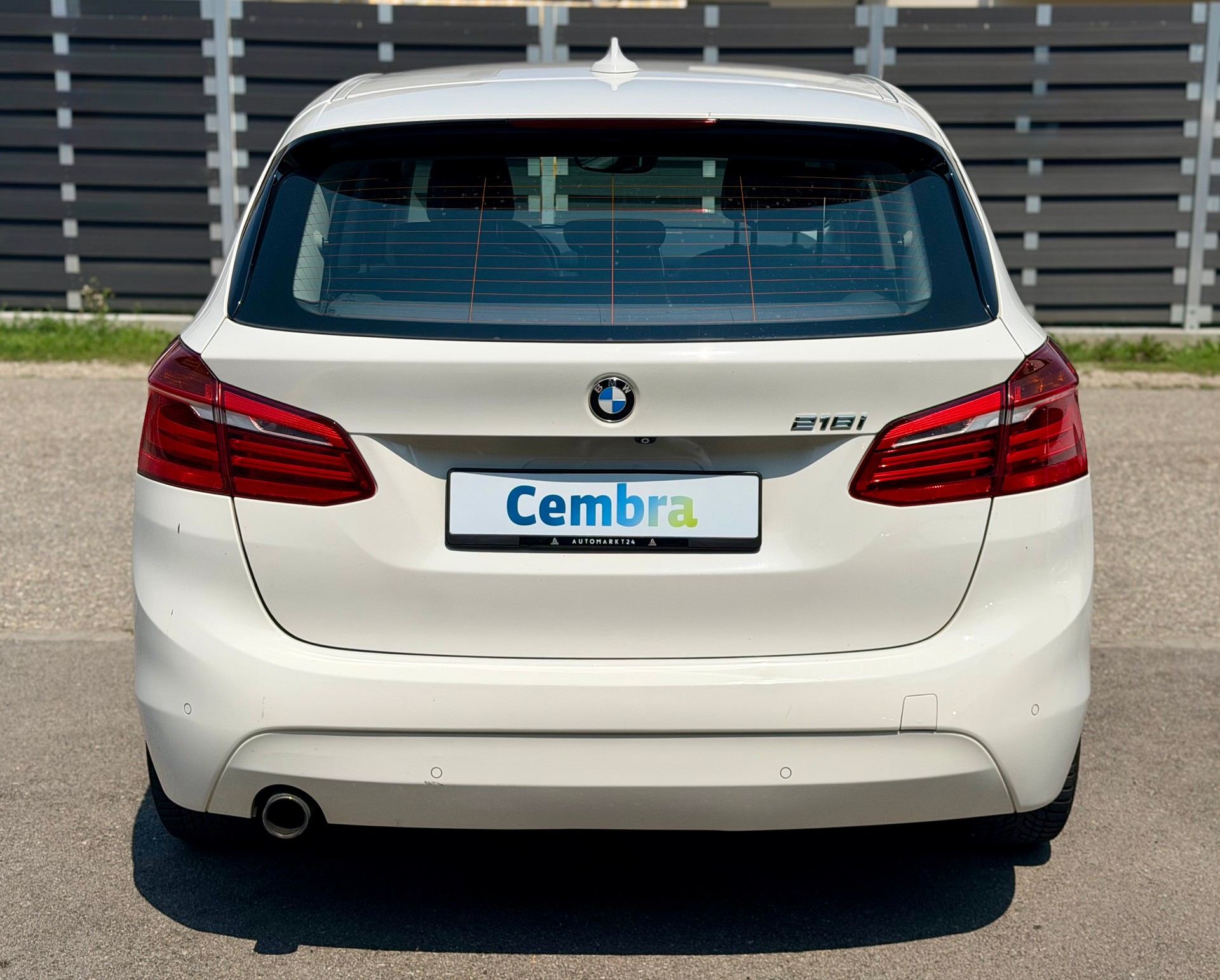 BMW 218i Active Tourer Steptronic-image-4