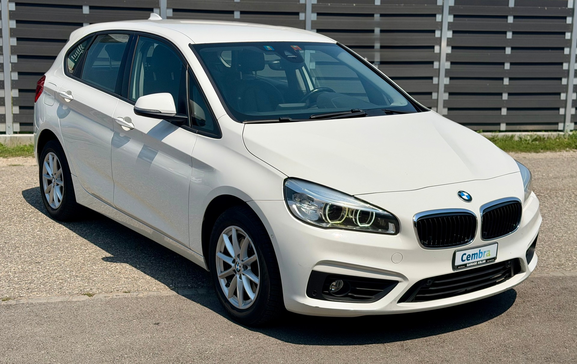 BMW 218i Active Tourer Steptronic-image-0