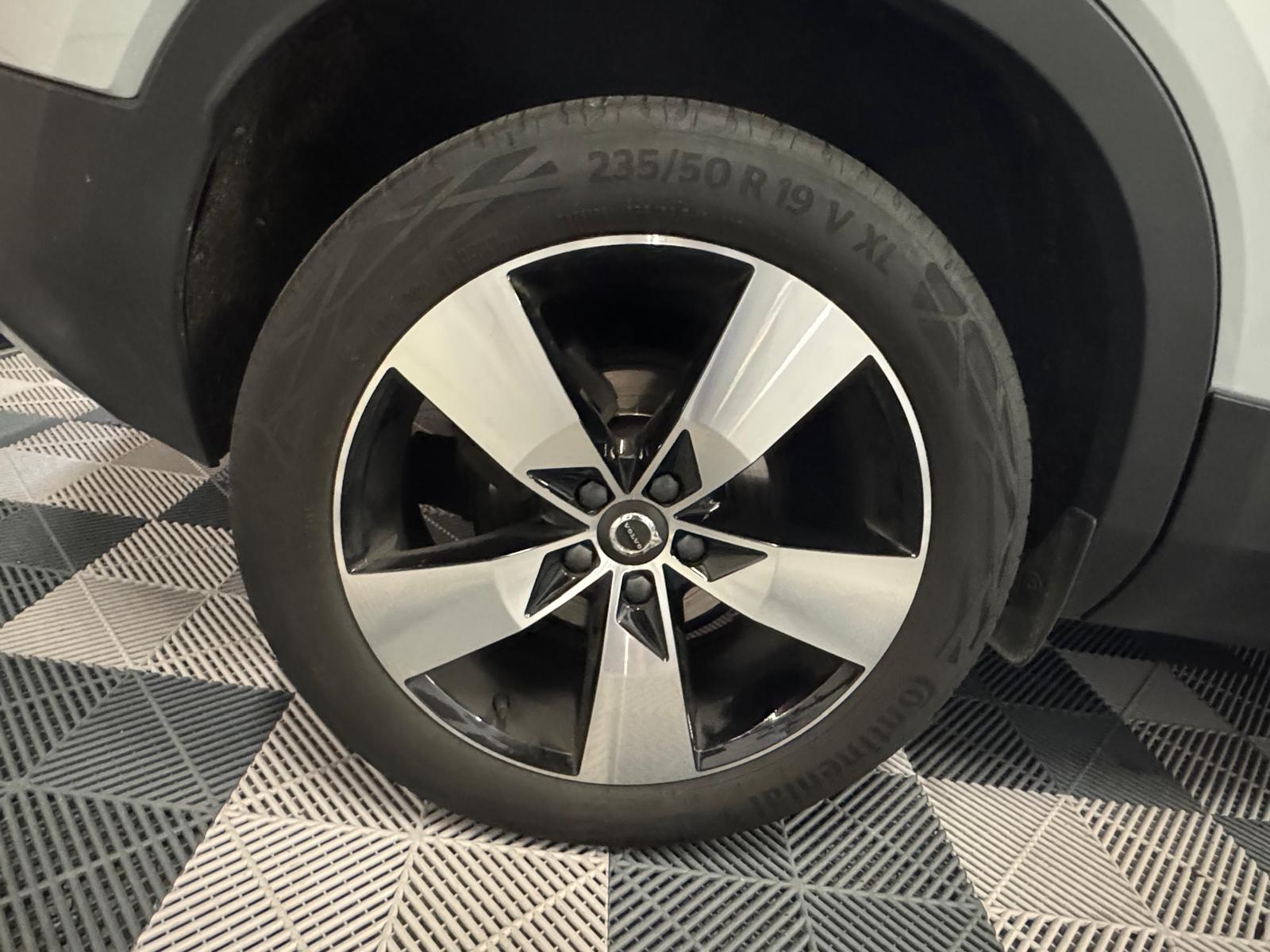 VOLVO XC40 T3 Momentum Geartronic-image-28