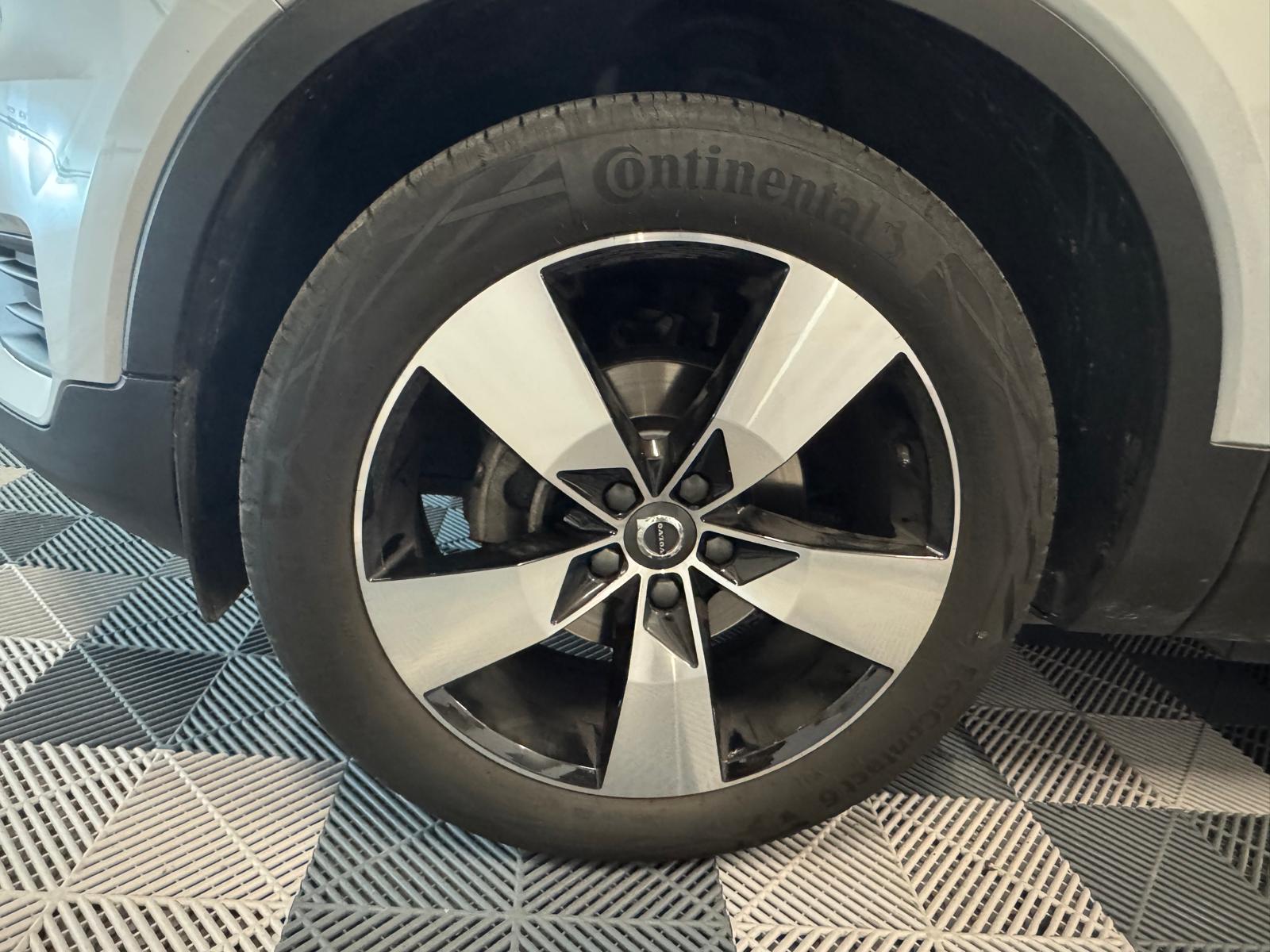 VOLVO XC40 T3 Momentum Geartronic-image-29