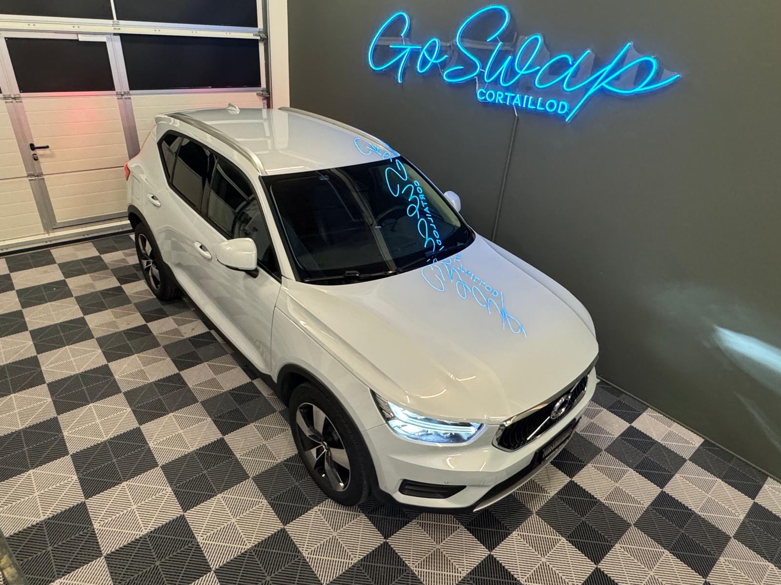 VOLVO XC40 T3 Momentum Geartronic-image-6