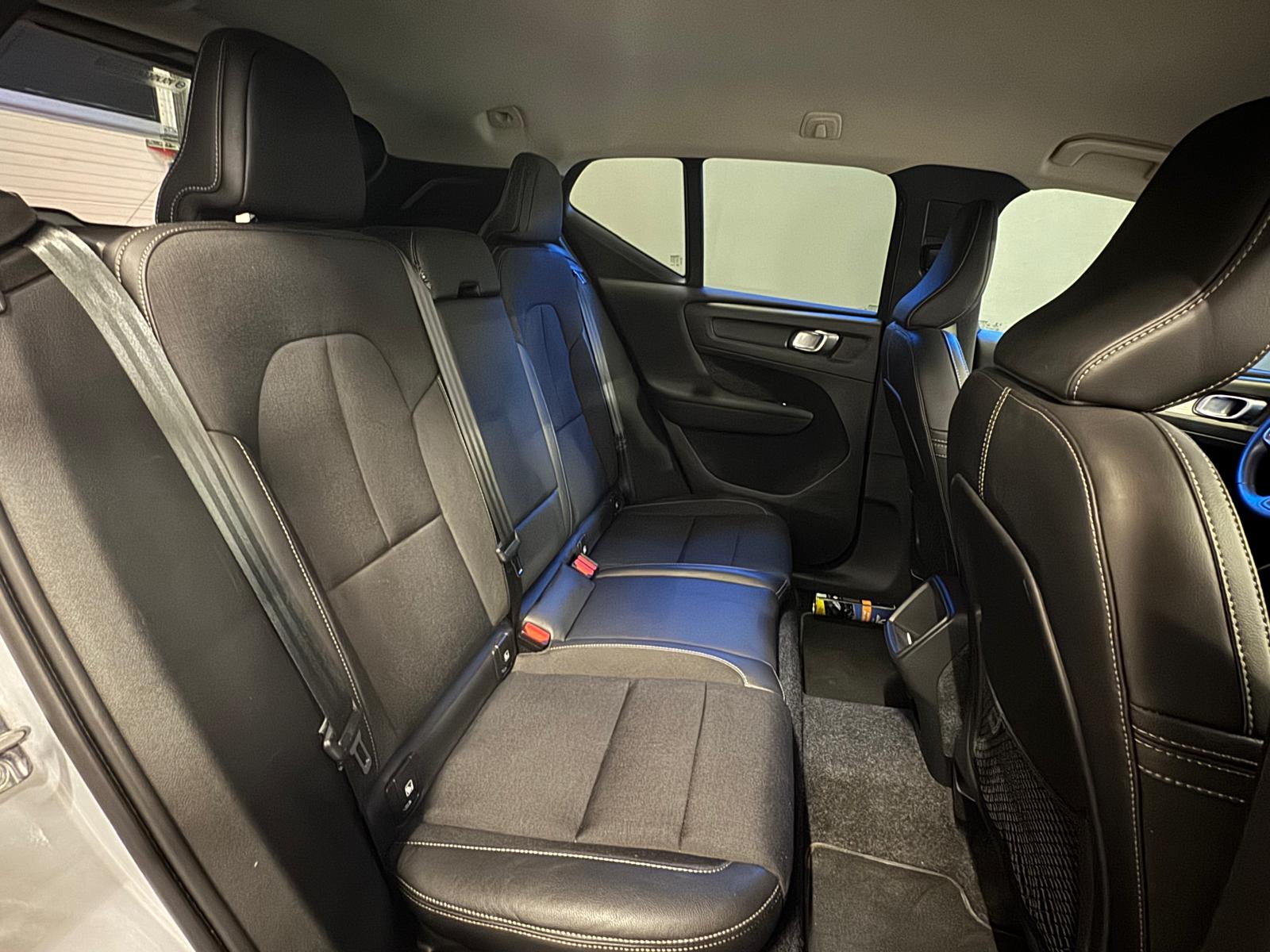 VOLVO XC40 T3 Momentum Geartronic-image-11