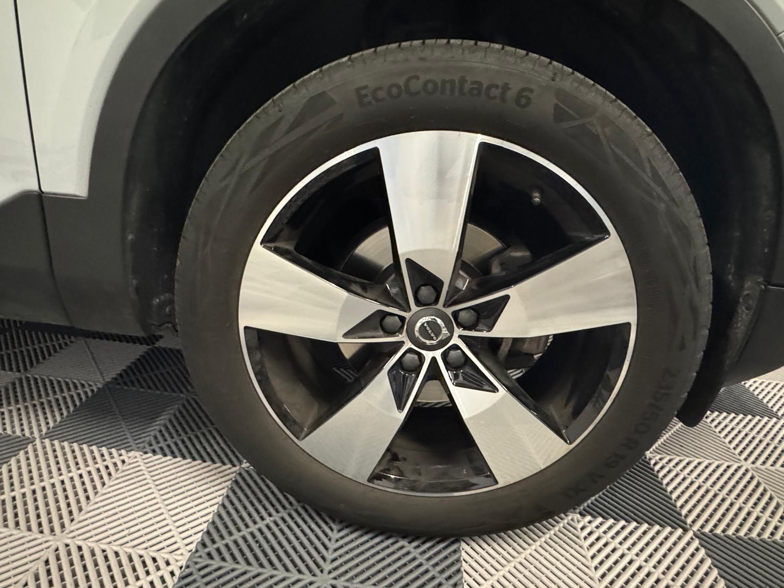 VOLVO XC40 T3 Momentum Geartronic-image-27