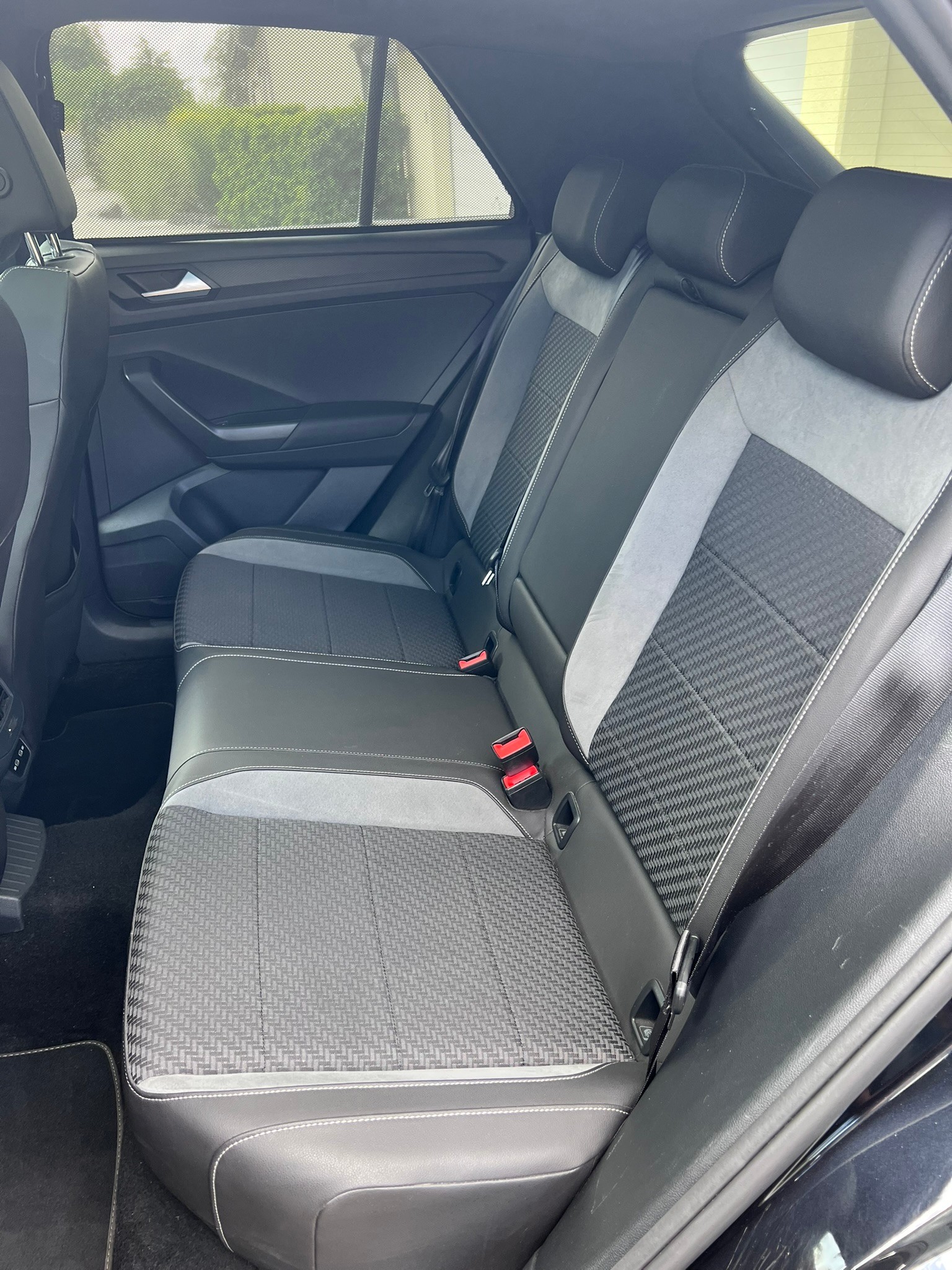 VW 2.0 TSI R DSG 4motion-image-7