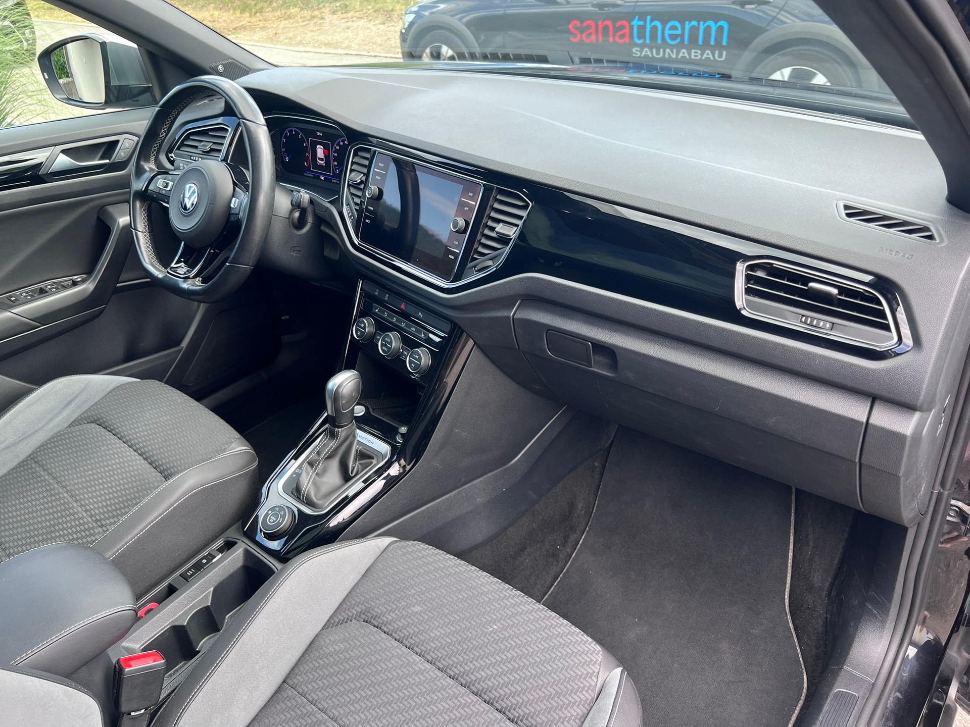 VW 2.0 TSI R DSG 4motion-image-5