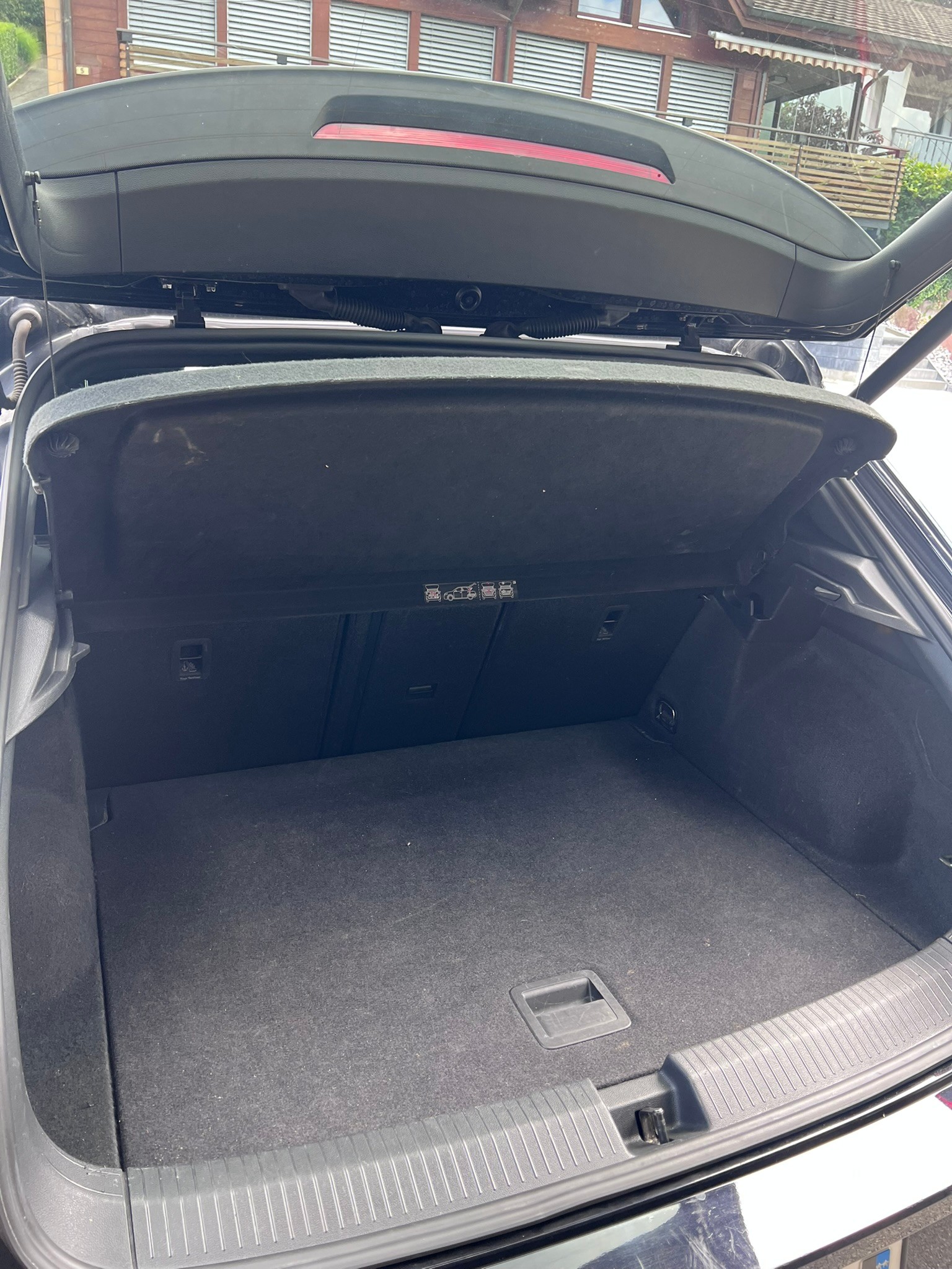 VW 2.0 TSI R DSG 4motion-image-8