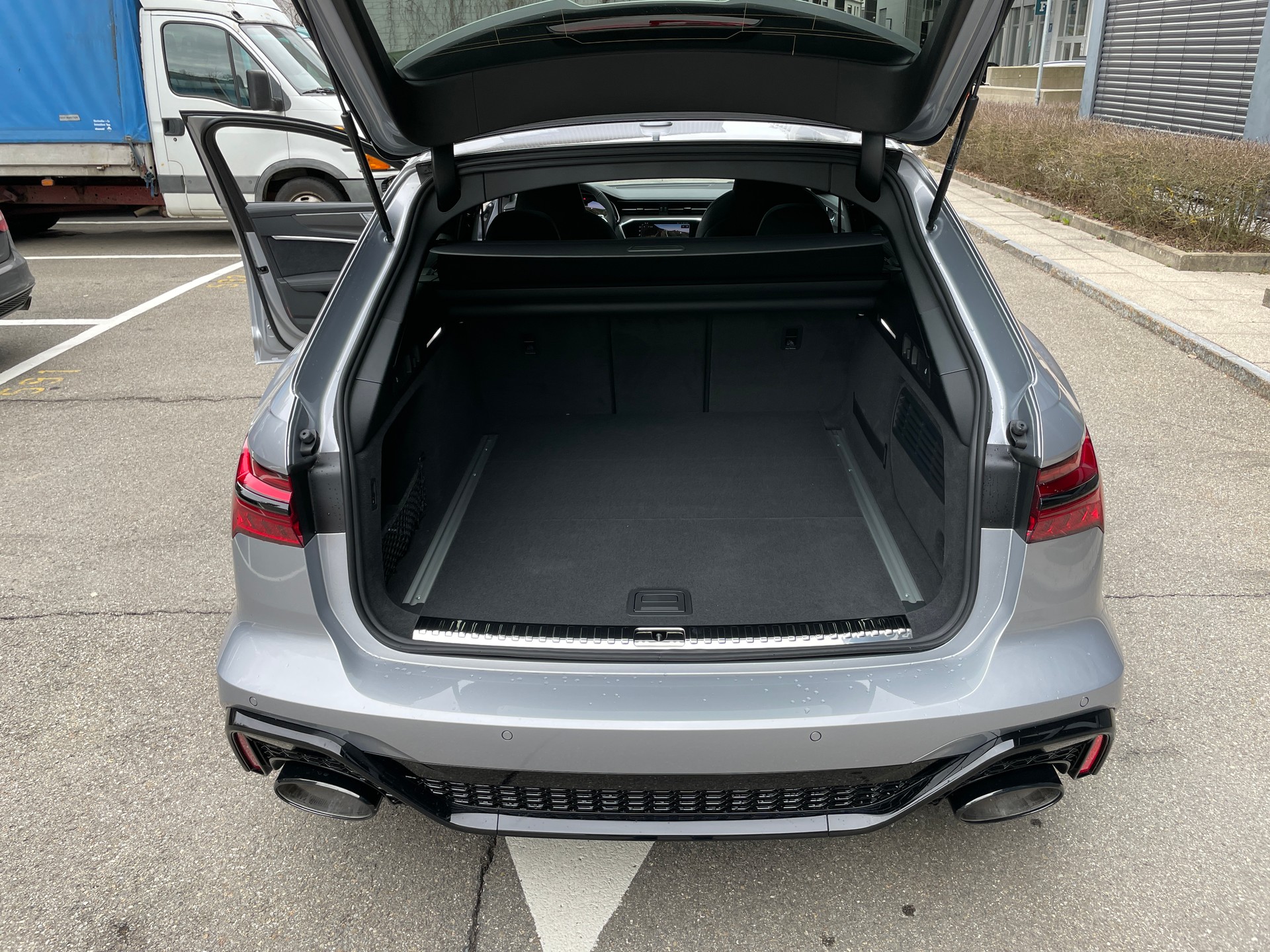 AUDI RS6 Avant 4.0 TFSI V8 quattro (Neuzustand!)-image-4