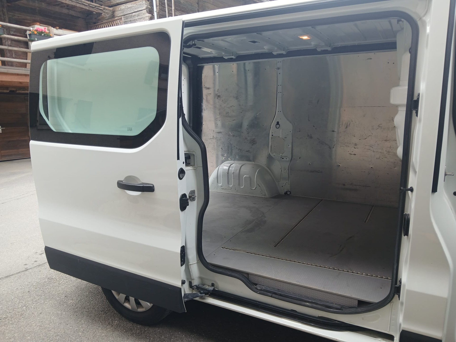 RENAULT Trafic dCi120 2.0 Busin.-image-10