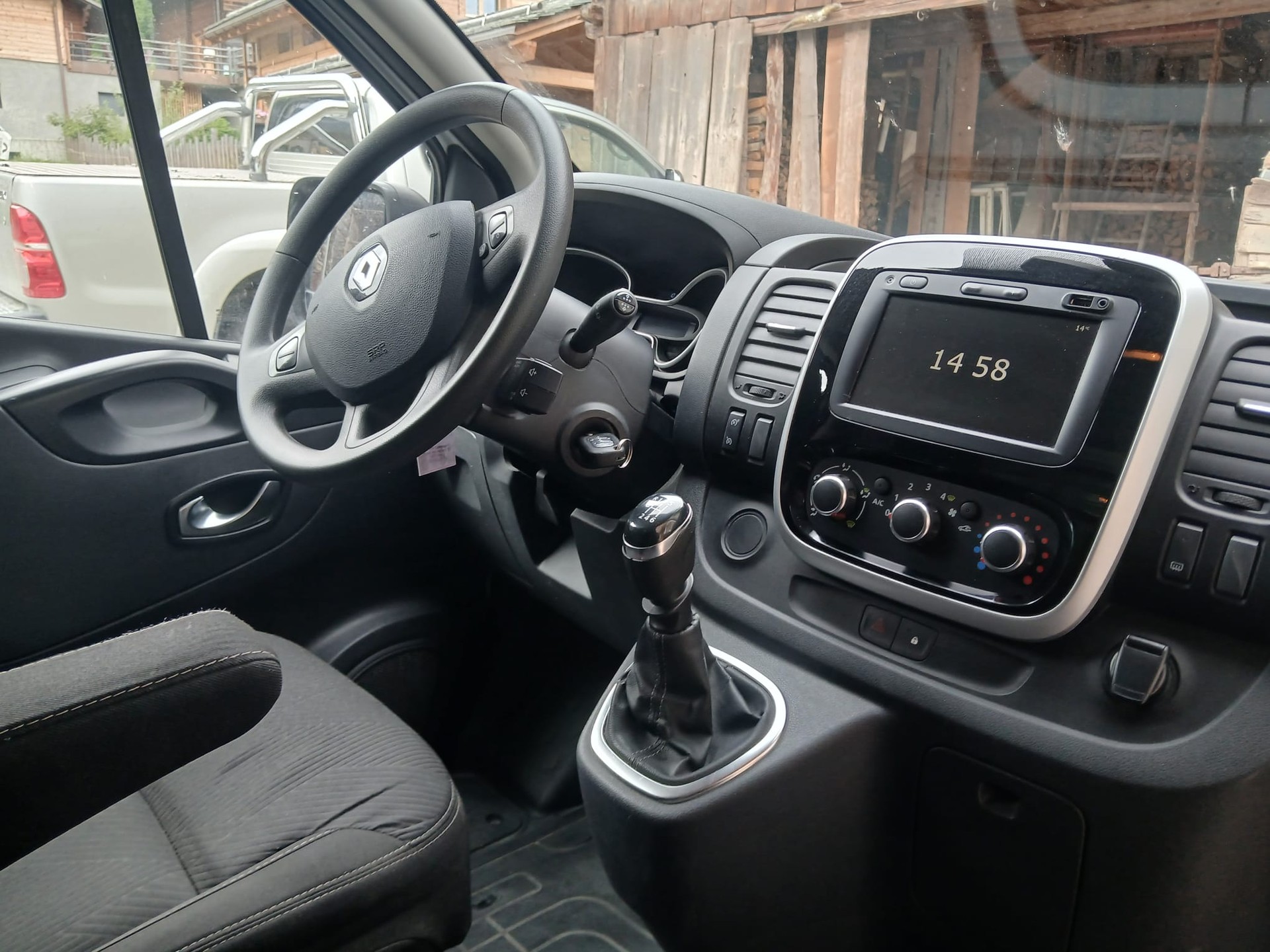 RENAULT Trafic dCi120 2.0 Busin.-image-7