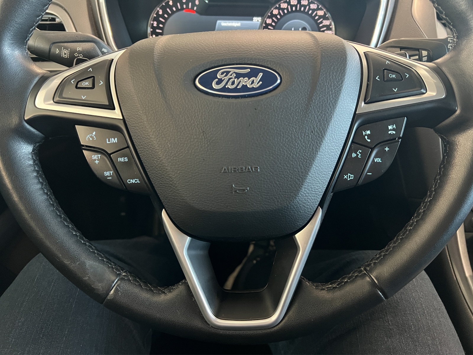 FORD Mondeo 2.0 TDCi Business Plus PowerShift-image-15