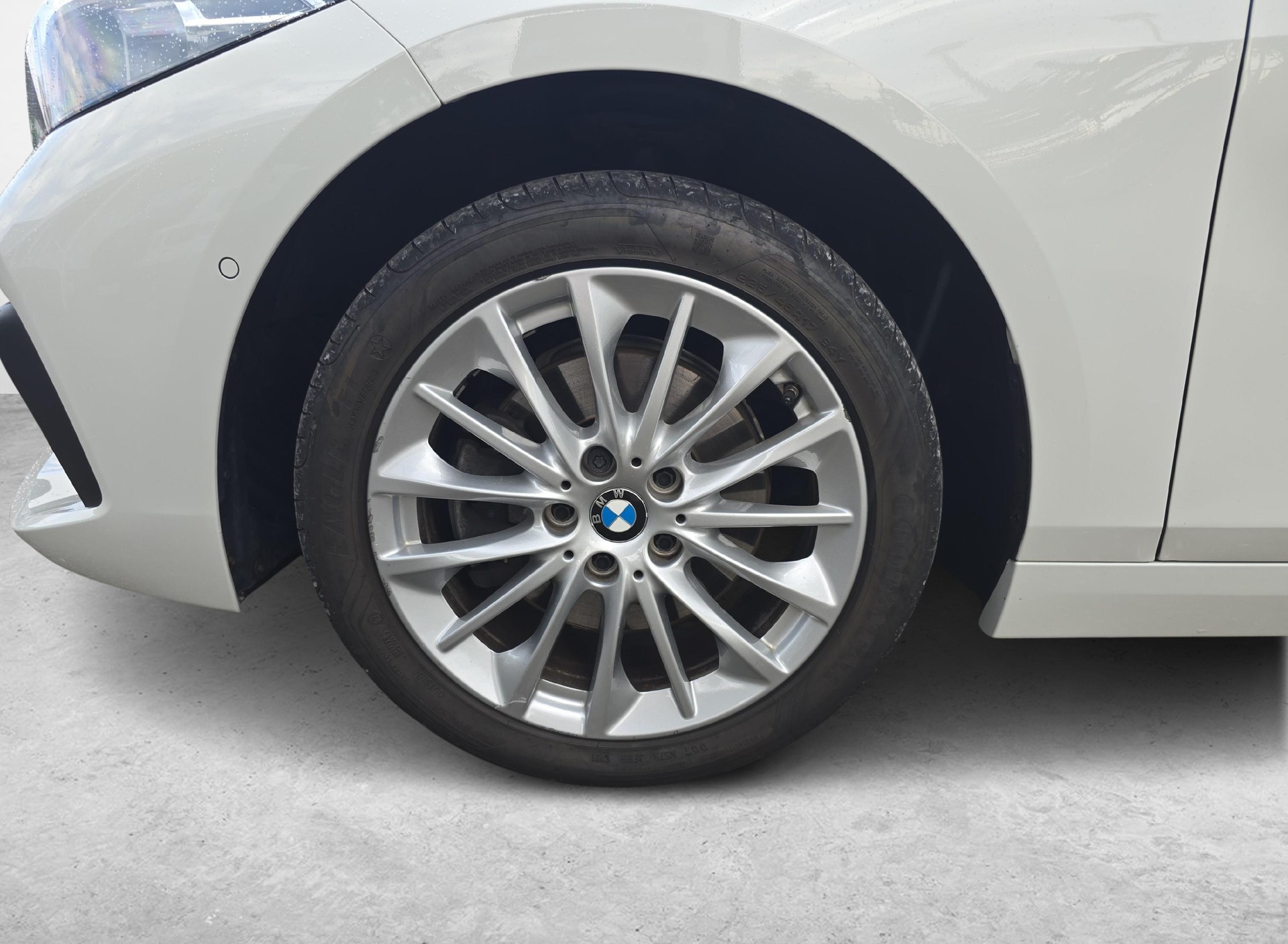 BMW 118i-image-18
