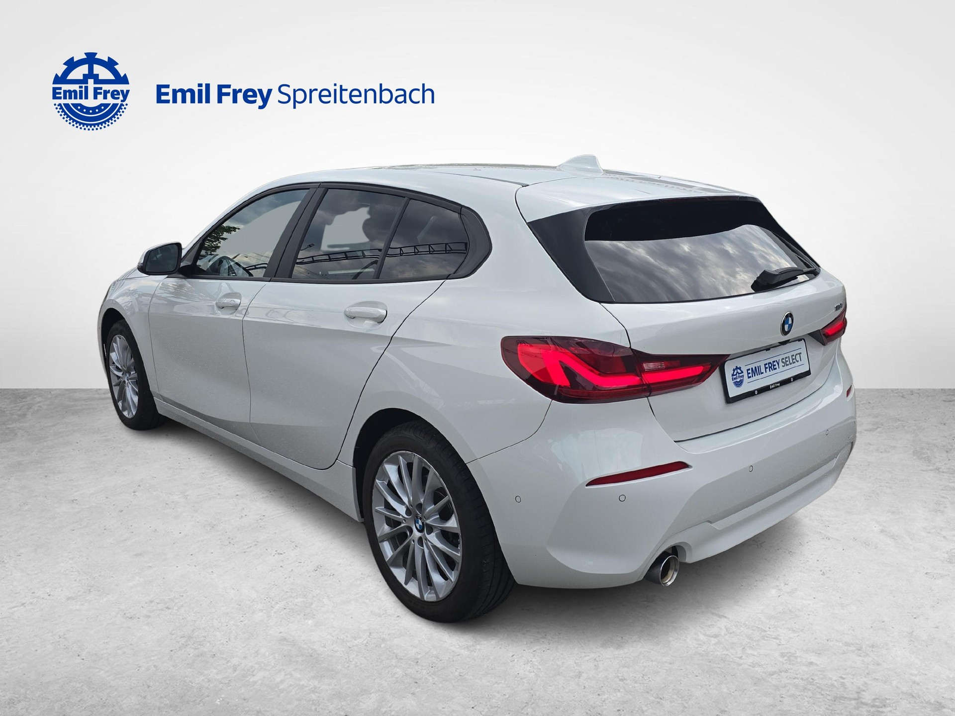 BMW 118i-image-2