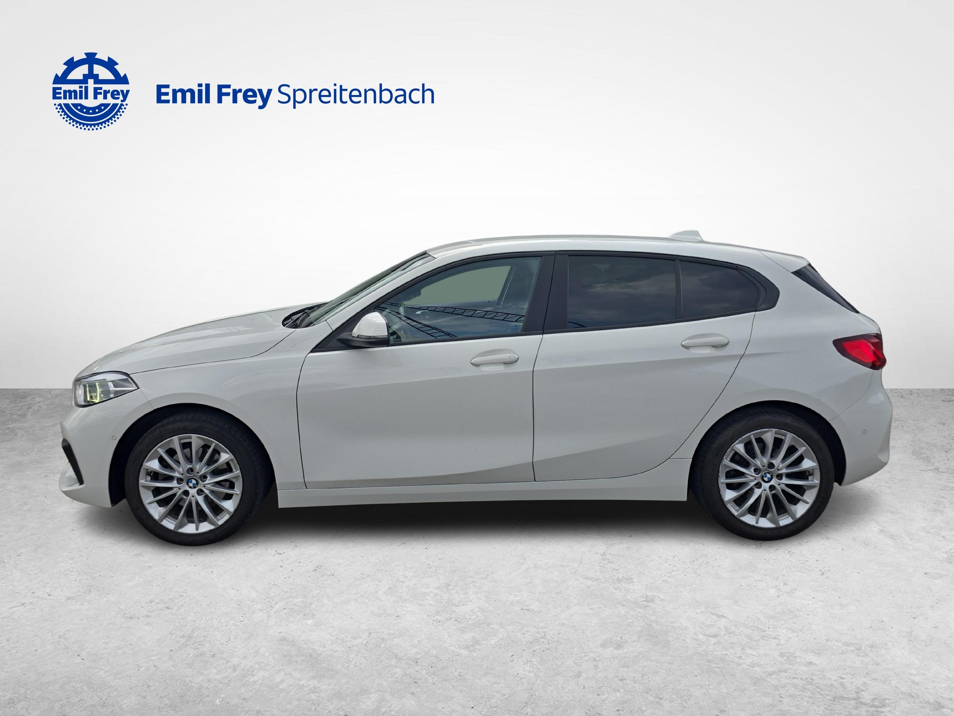 BMW 118i-image-1