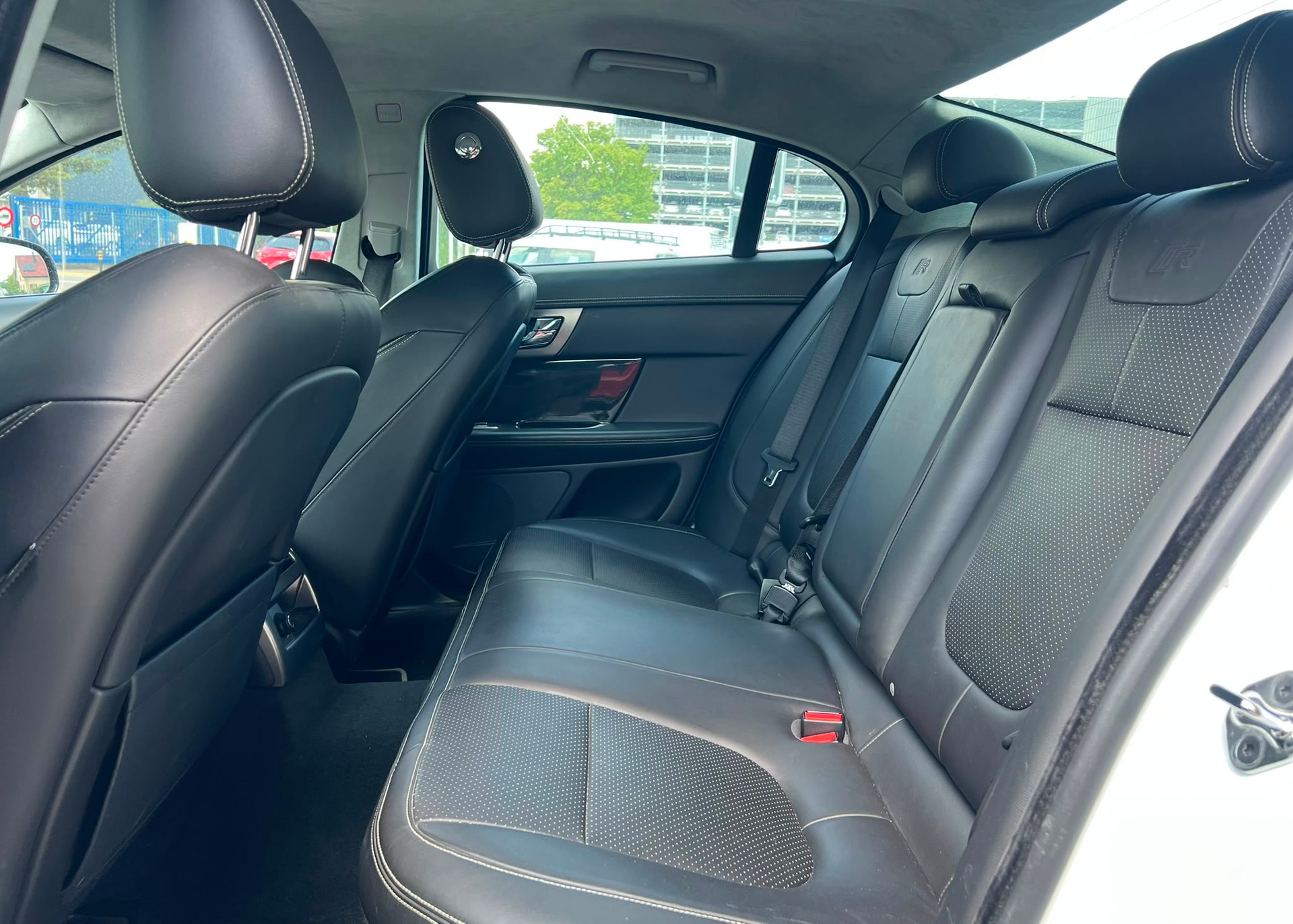 JAGUAR XF 5.0 V8 S/C XFR-image-10
