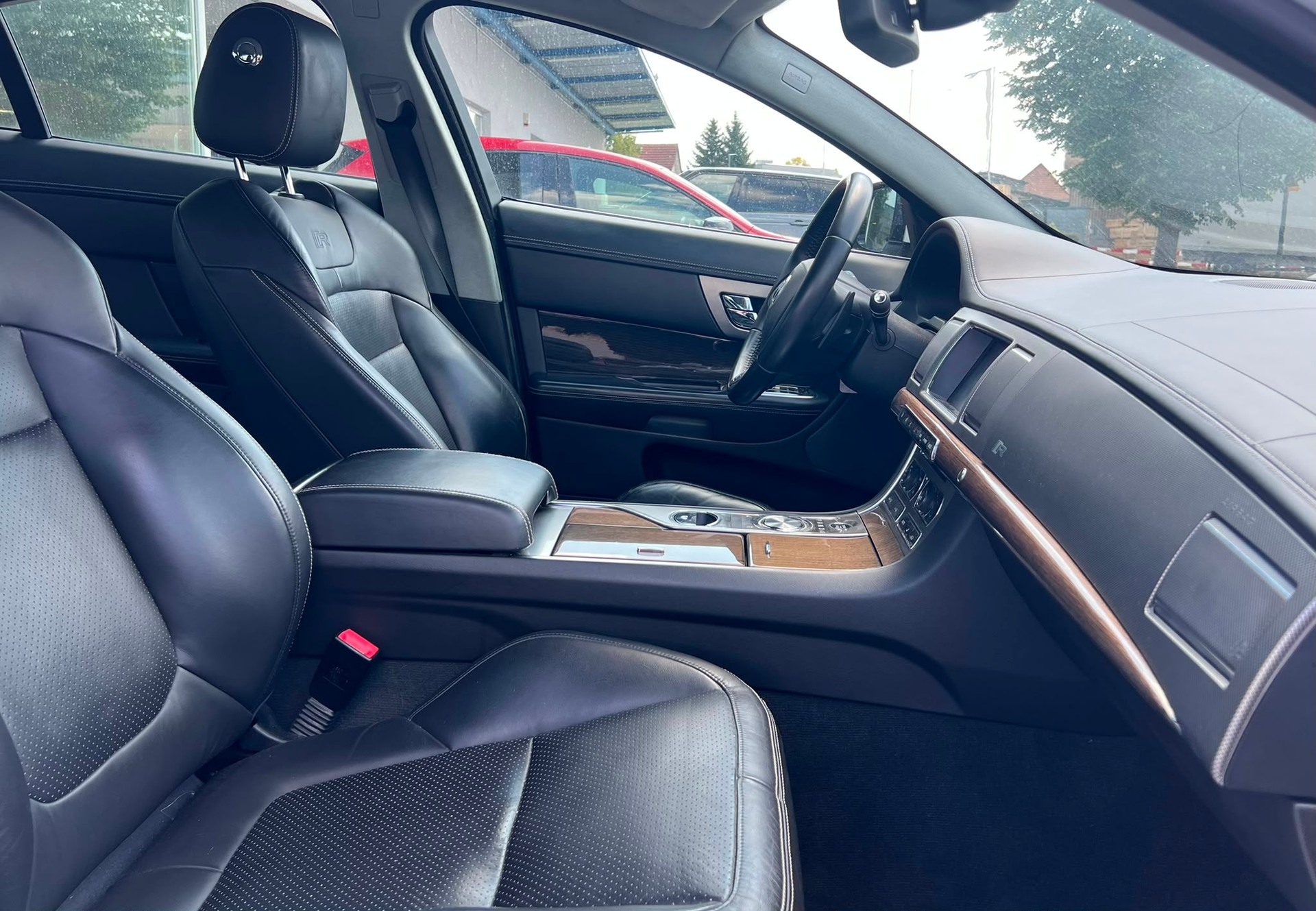 JAGUAR XF 5.0 V8 S/C XFR-image-5