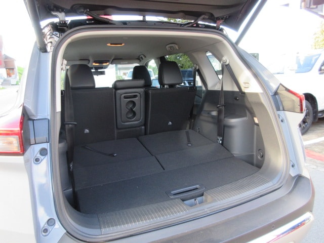 NISSAN X-Trail 1.5 VC-T Tekna e-4orce 7P-image-4