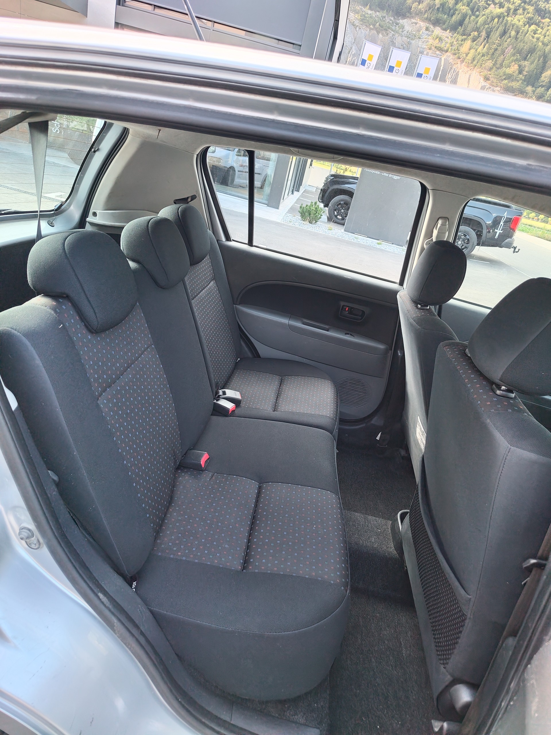 DAIHATSU Sirion 1.3 S Custom 4WD-image-9