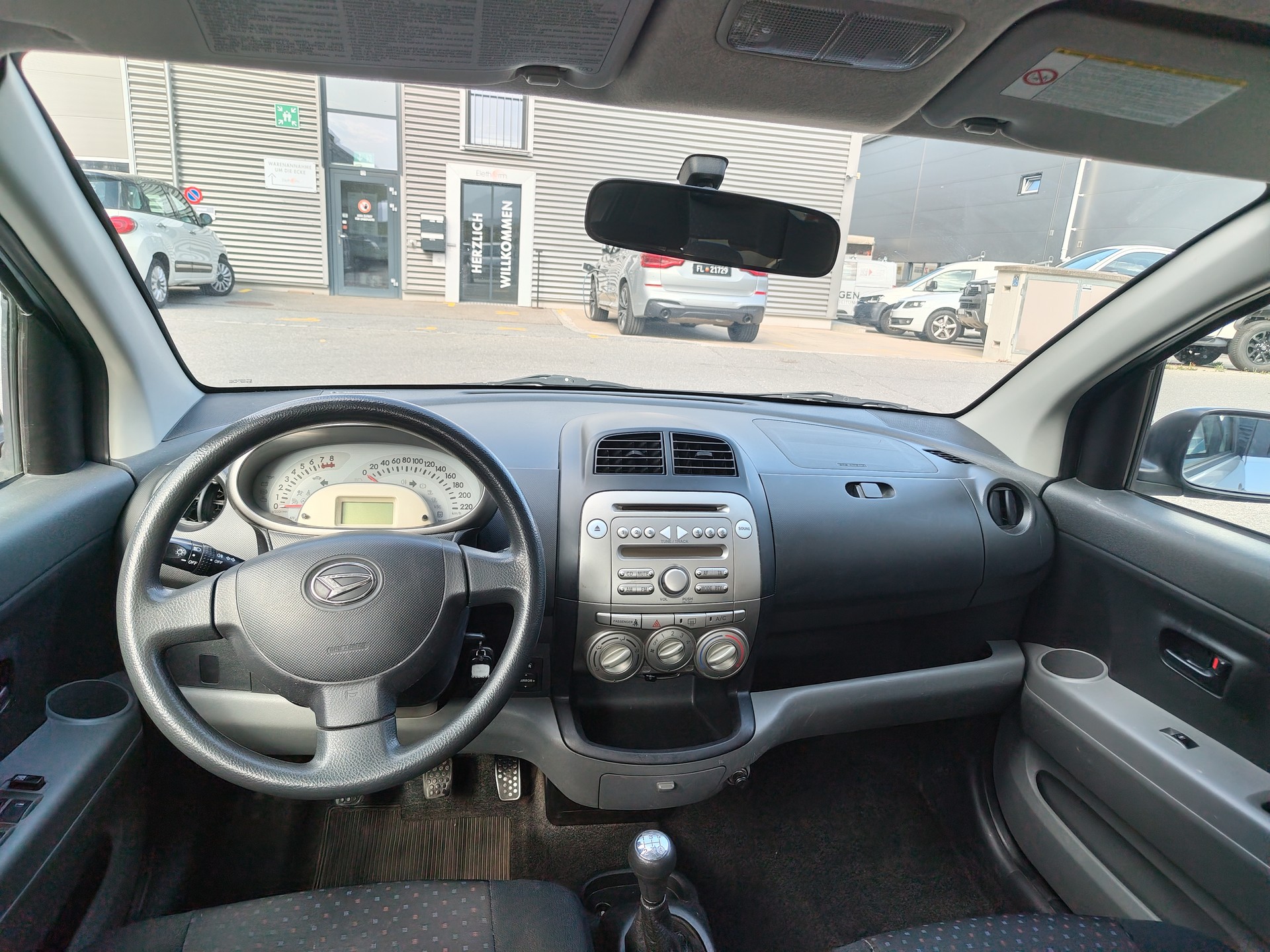 DAIHATSU Sirion 1.3 S Custom 4WD-image-6