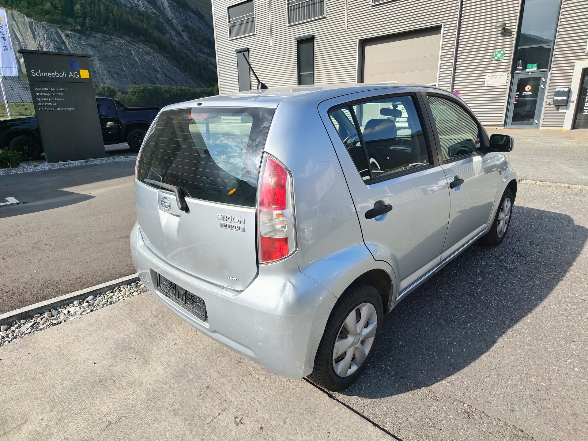 DAIHATSU Sirion 1.3 S Custom 4WD-image-5