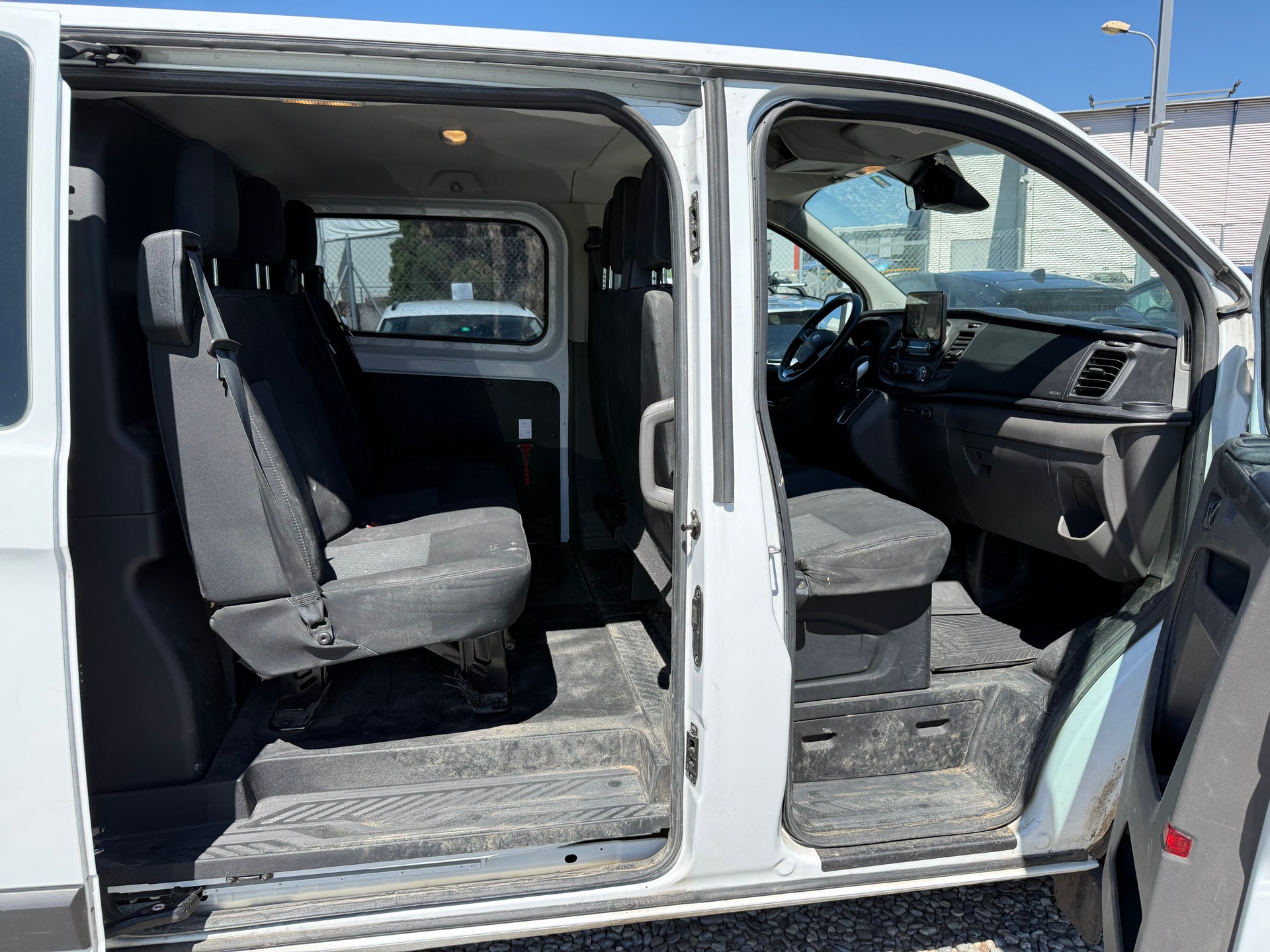 FORD Transit Custom Van 320 L2H1 DK Trend A-image-6