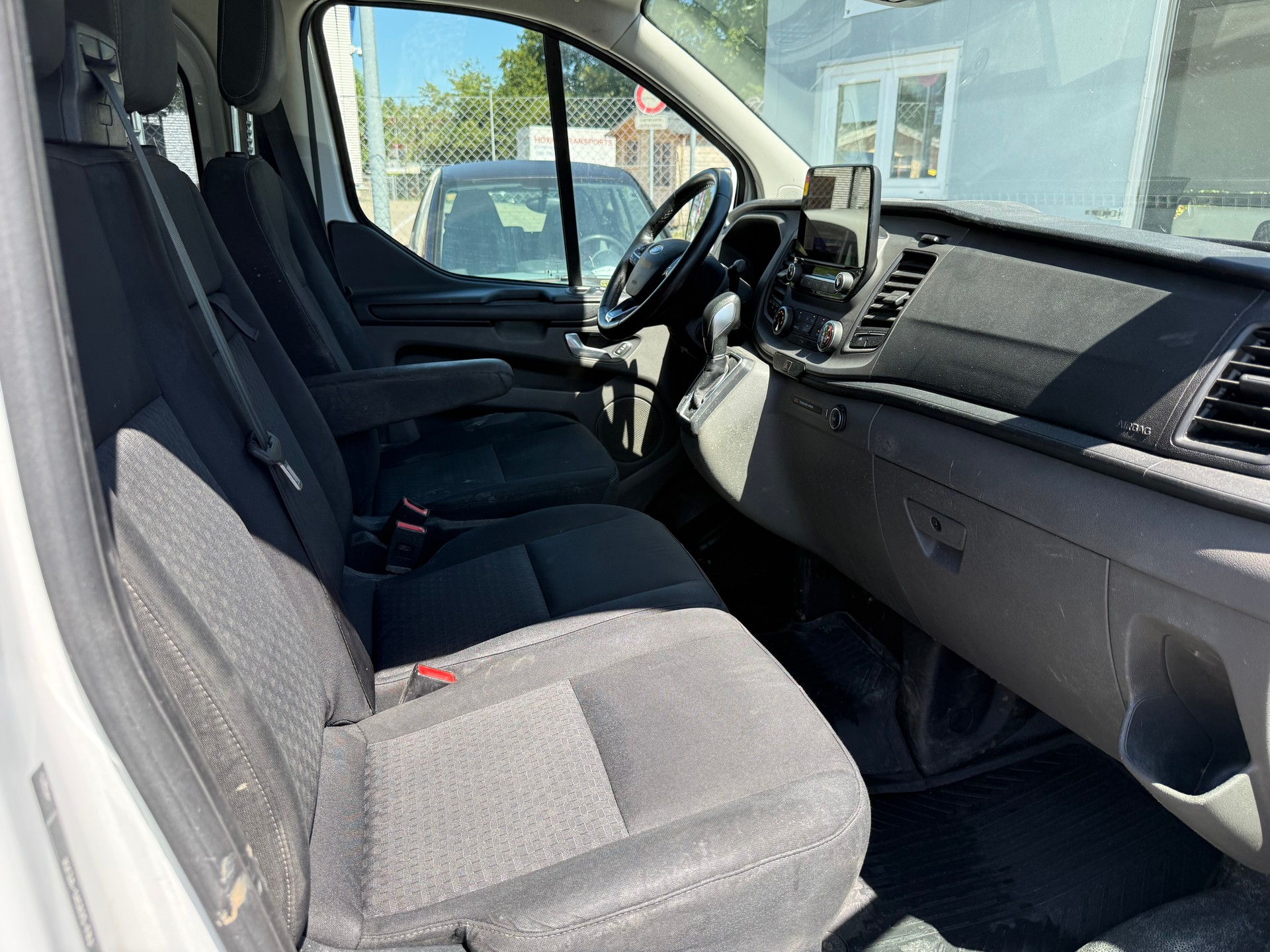 FORD Transit Custom Van 320 L2H1 DK Trend A-image-8