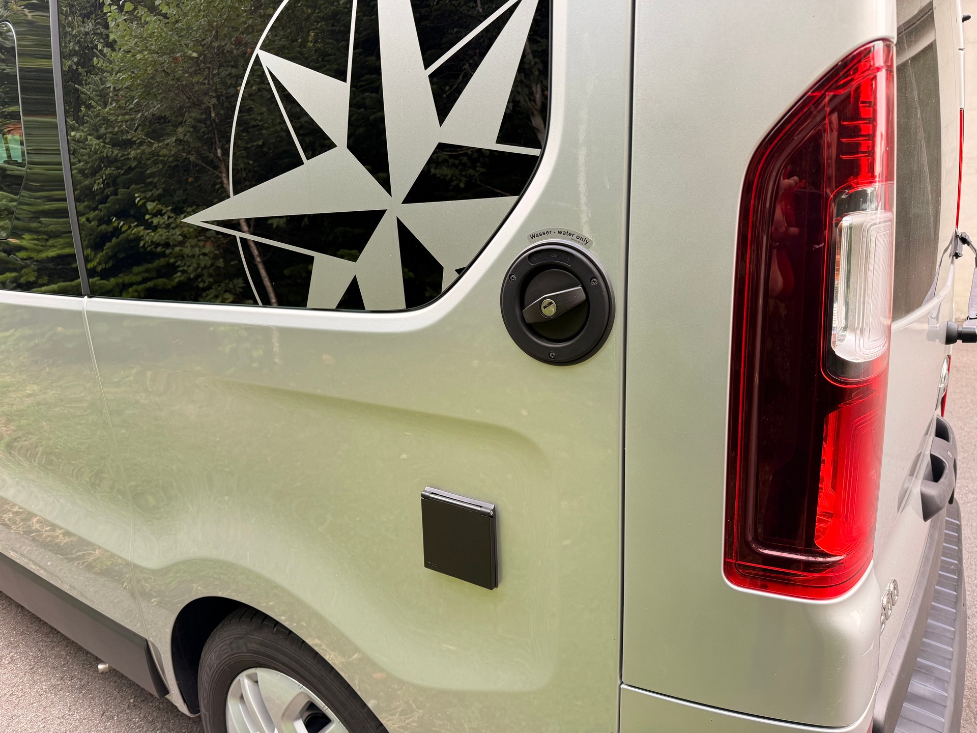 NISSAN Michelangelo dCi 170 2.9 L1H1 DCT-image-6