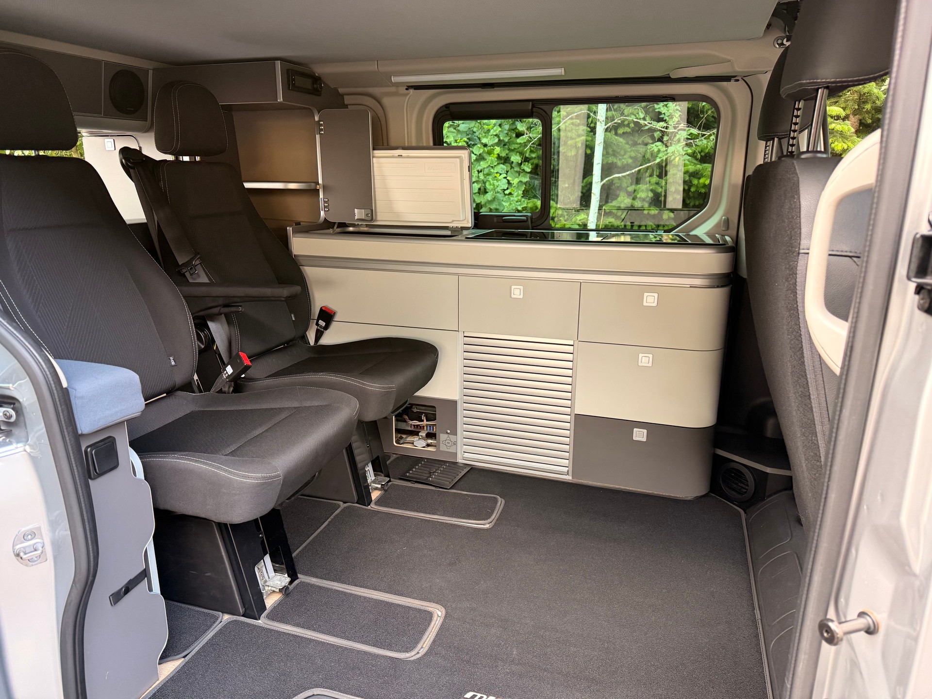 NISSAN Michelangelo dCi 170 2.9 L1H1 DCT-image-8
