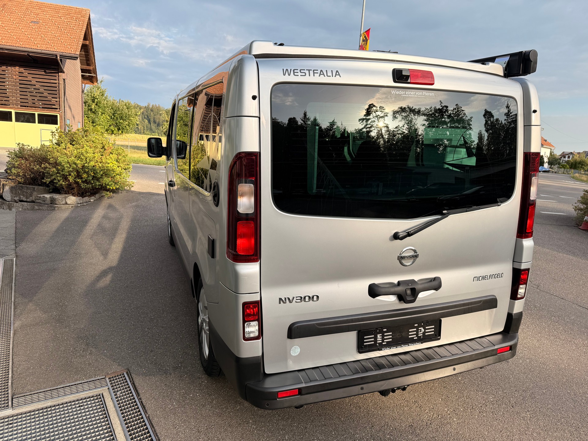 NISSAN Michelangelo dCi 170 2.9 L1H1 DCT-image-4