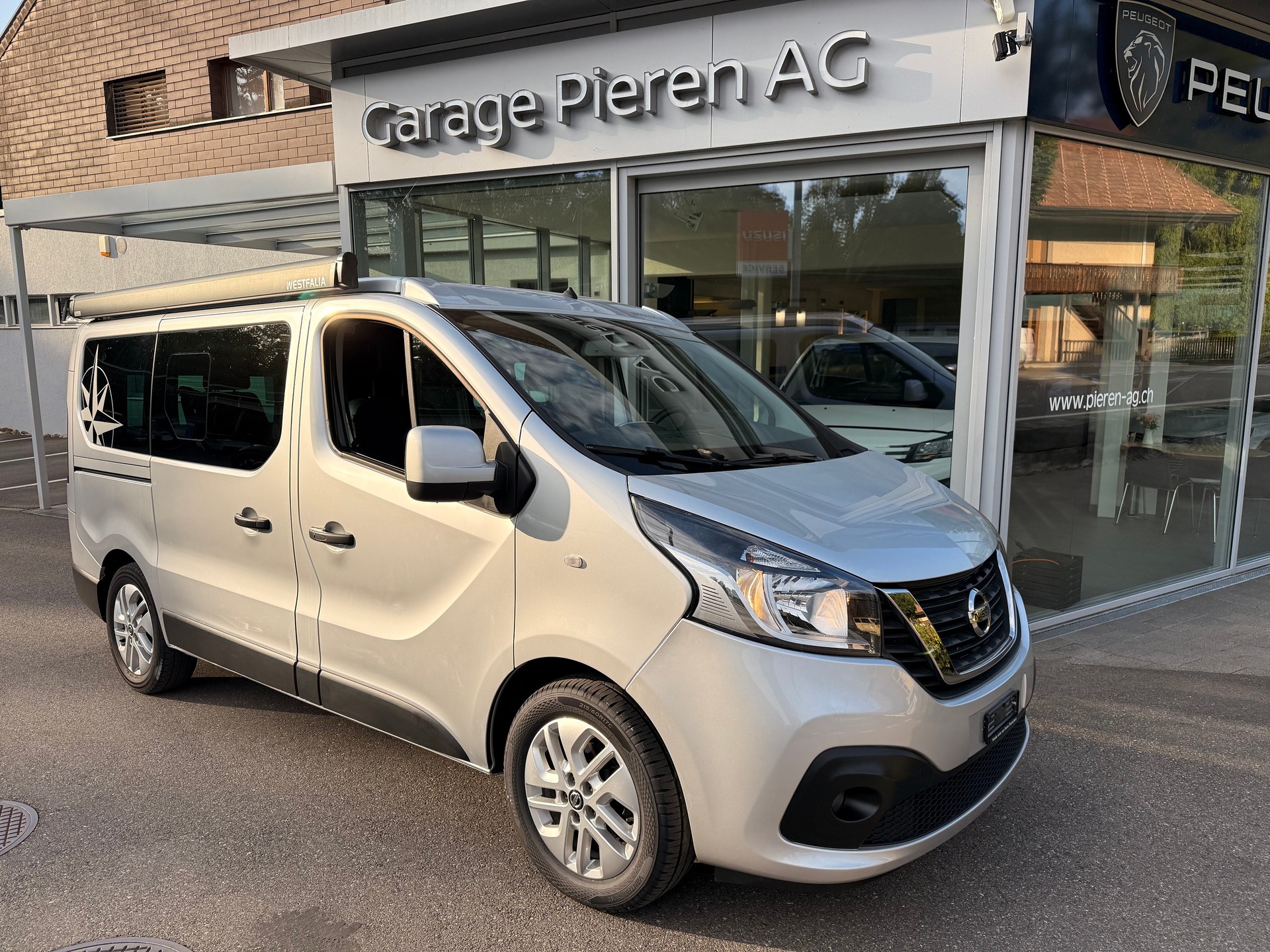 NISSAN Michelangelo dCi 170 2.9 L1H1 DCT-image-2
