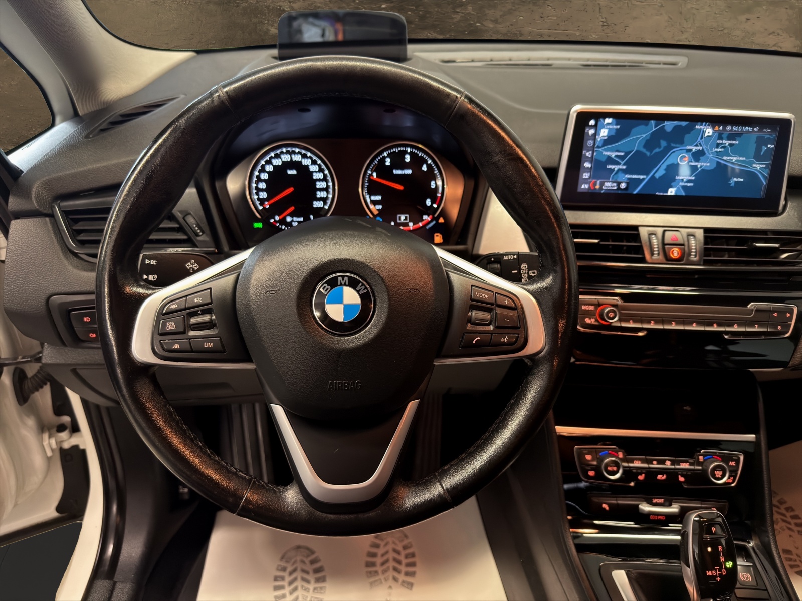 BMW 220d xDrive Gran Tourer Steptronic-image-8