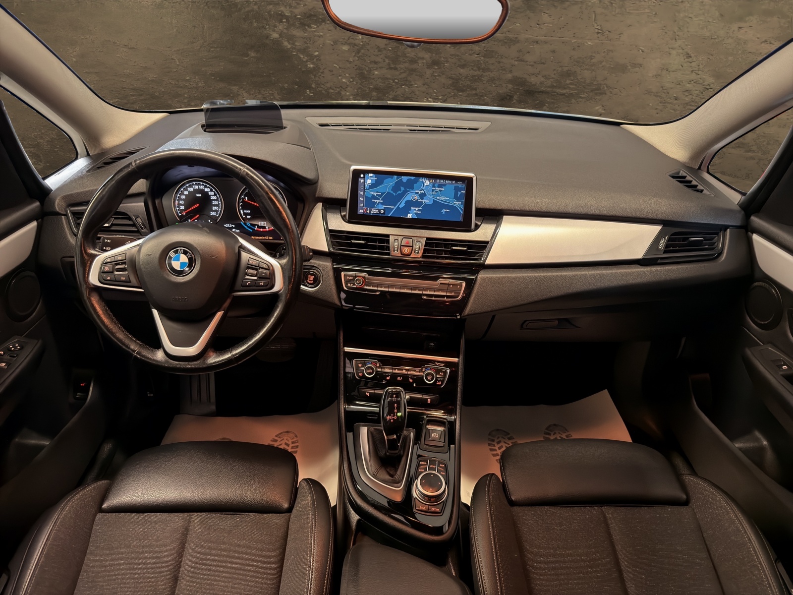 BMW 220d xDrive Gran Tourer Steptronic-image-3