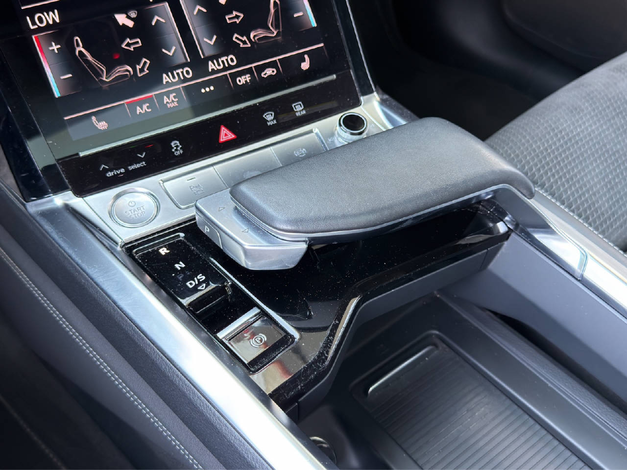 AUDI e-tron 50 Advanced quattro-image-7