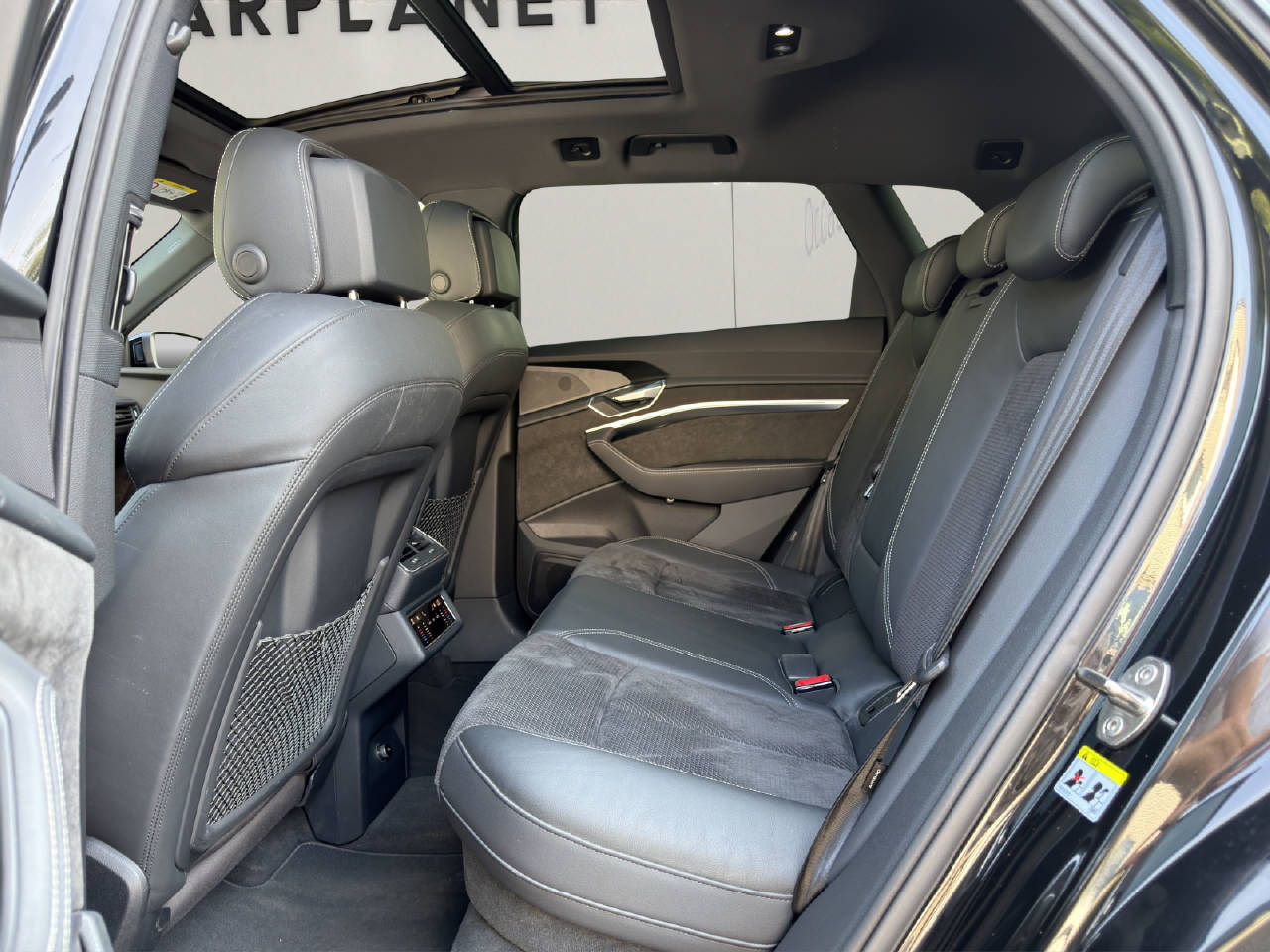 AUDI e-tron 50 Advanced quattro-image-9