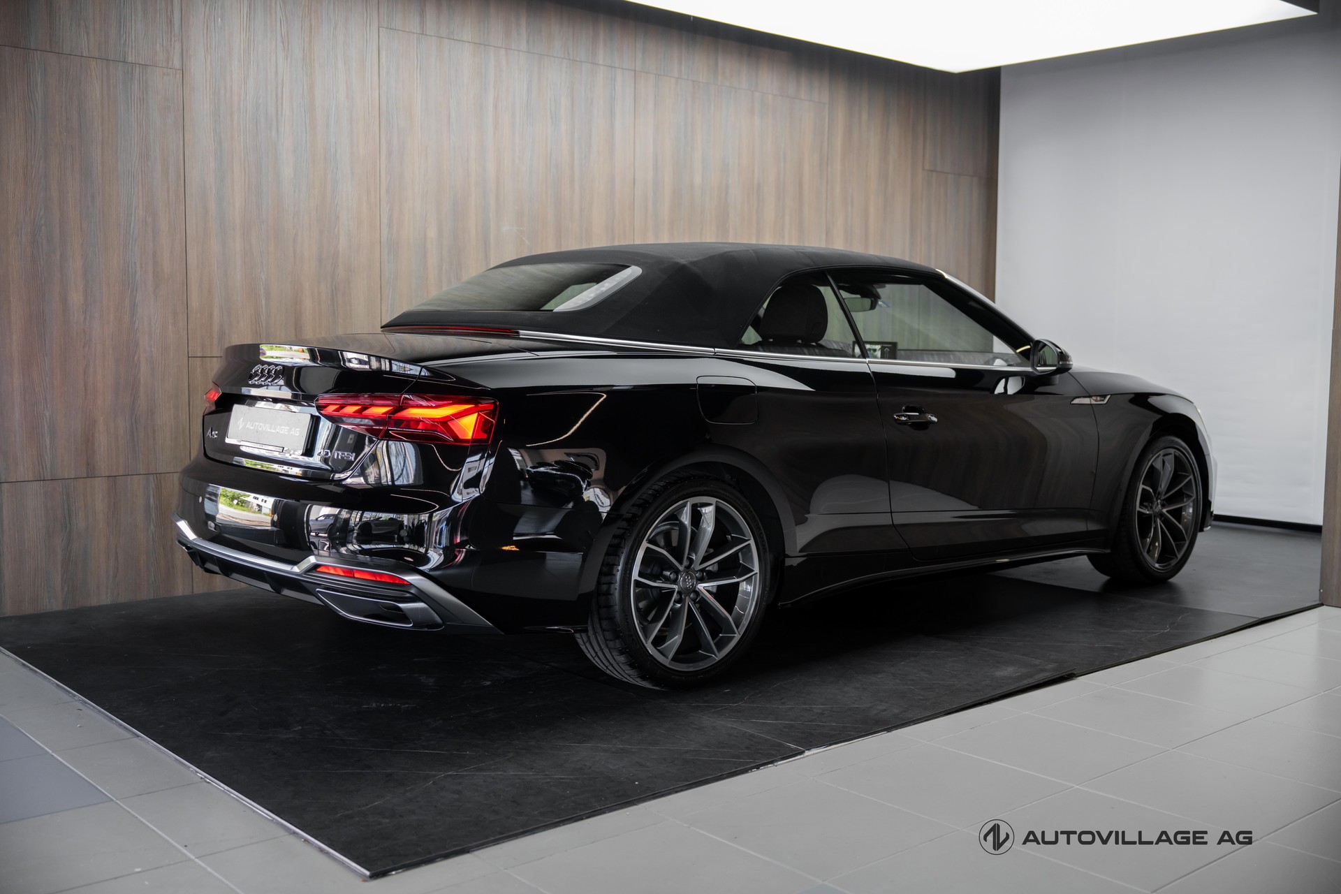AUDI A5 Cabriolet 40 TFSI S-Line S-tronic-image-2