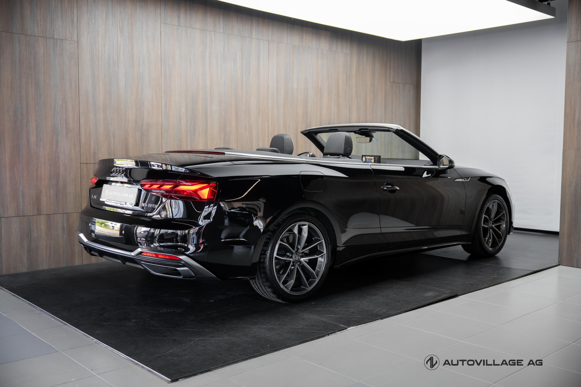 AUDI A5 Cabriolet 40 TFSI S-Line S-tronic-image-1