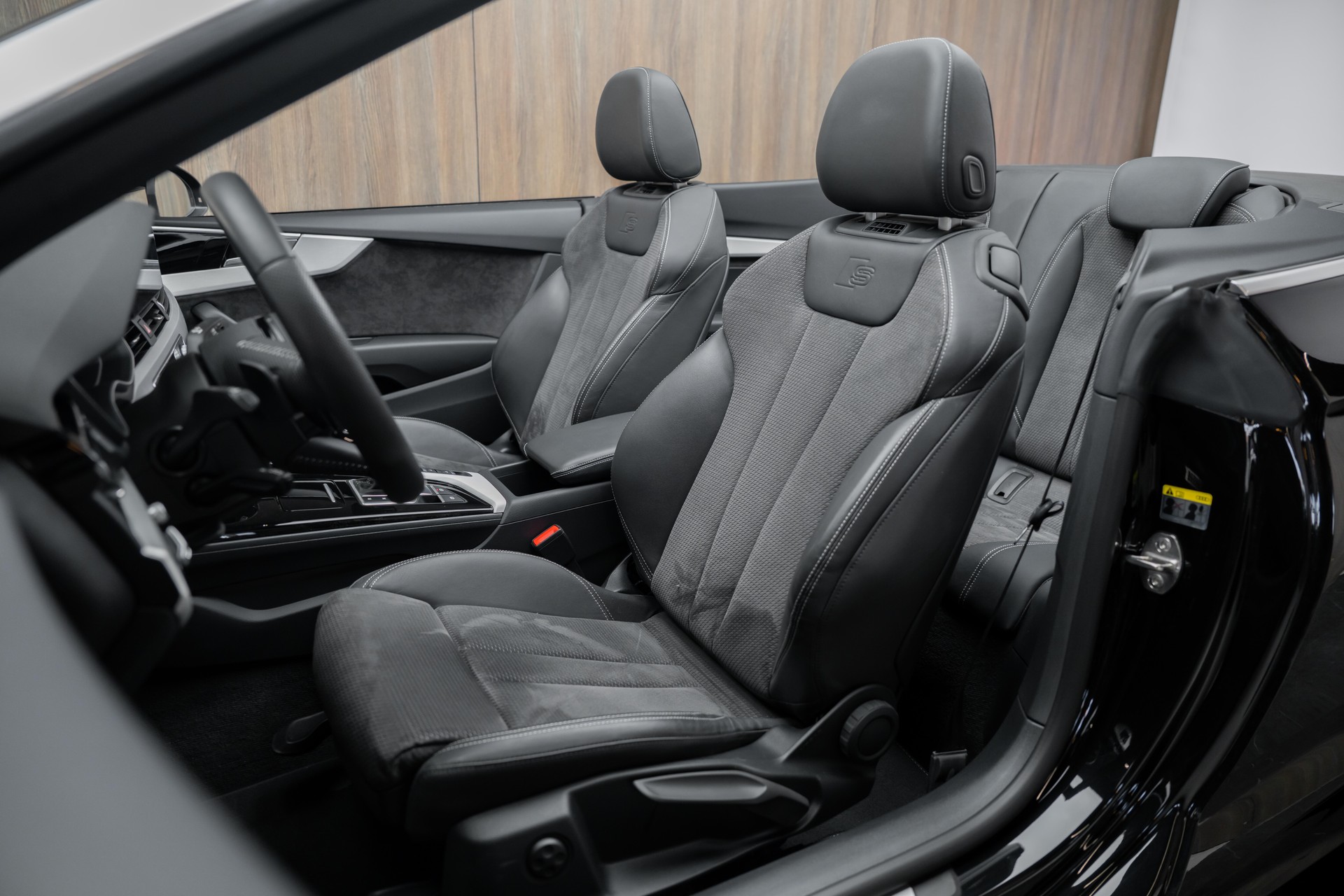 AUDI A5 Cabriolet 40 TFSI S-Line S-tronic-image-5