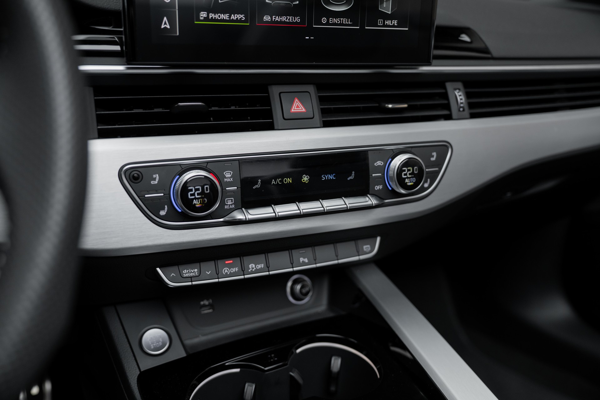 AUDI A5 Cabriolet 40 TFSI S-Line S-tronic-image-11