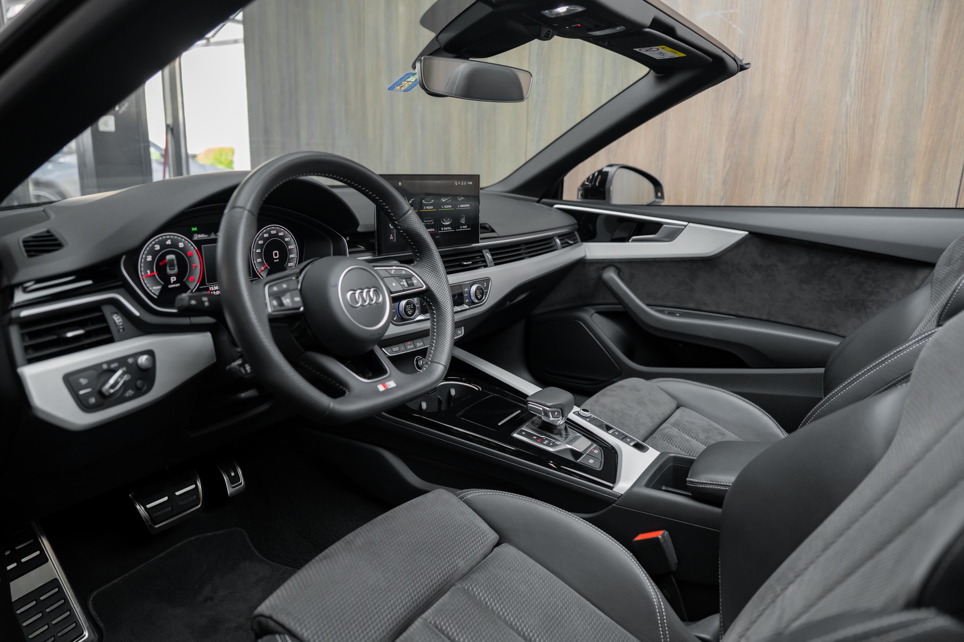 AUDI A5 Cabriolet 40 TFSI S-Line S-tronic-image-3