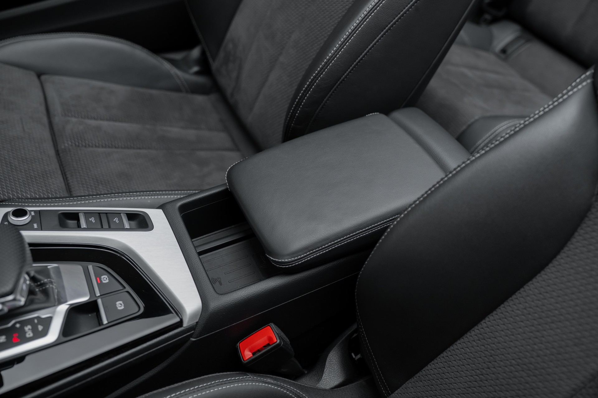 AUDI A5 Cabriolet 40 TFSI S-Line S-tronic-image-15