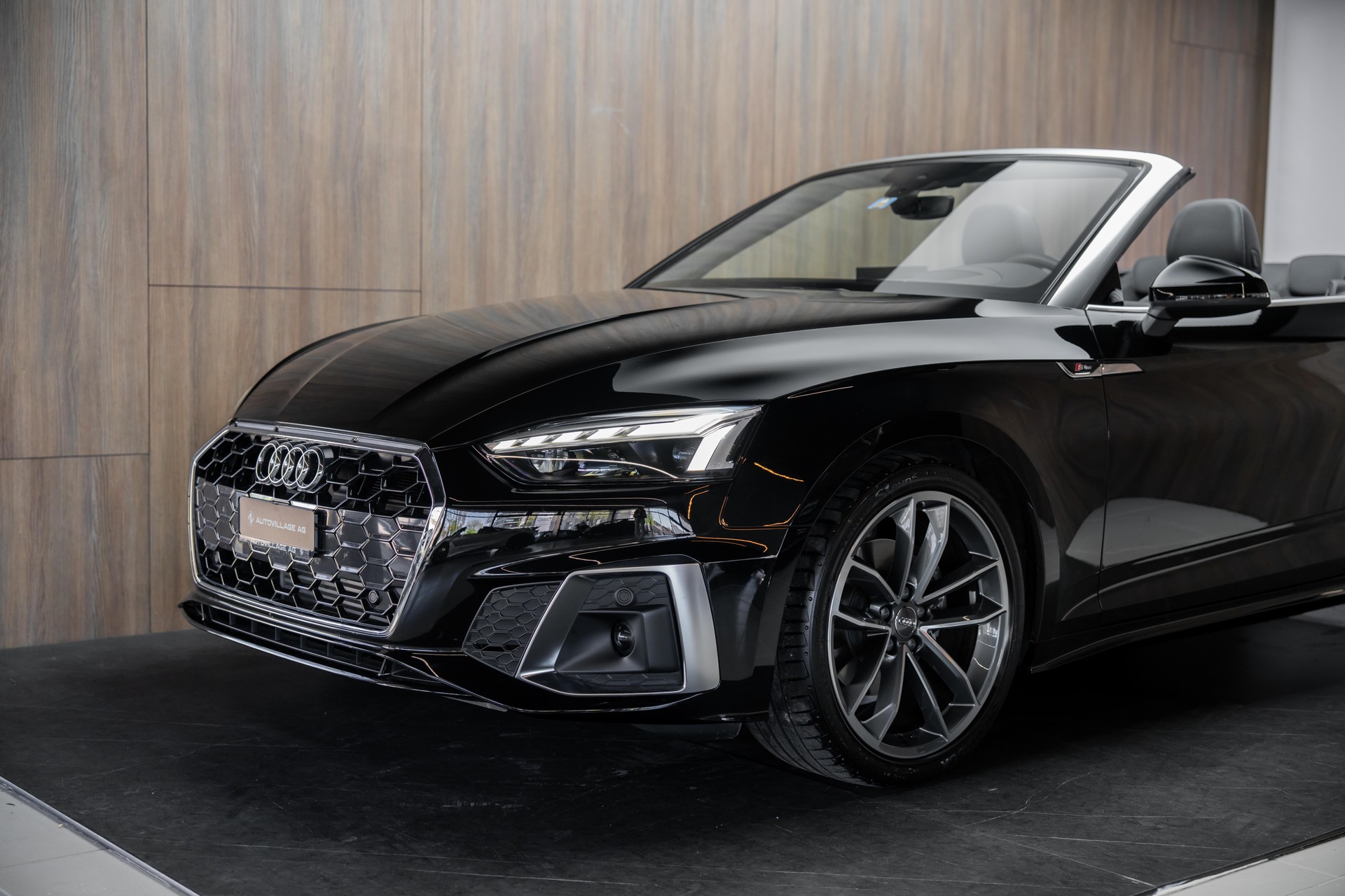 AUDI A5 Cabriolet 40 TFSI S-Line S-tronic-image-24