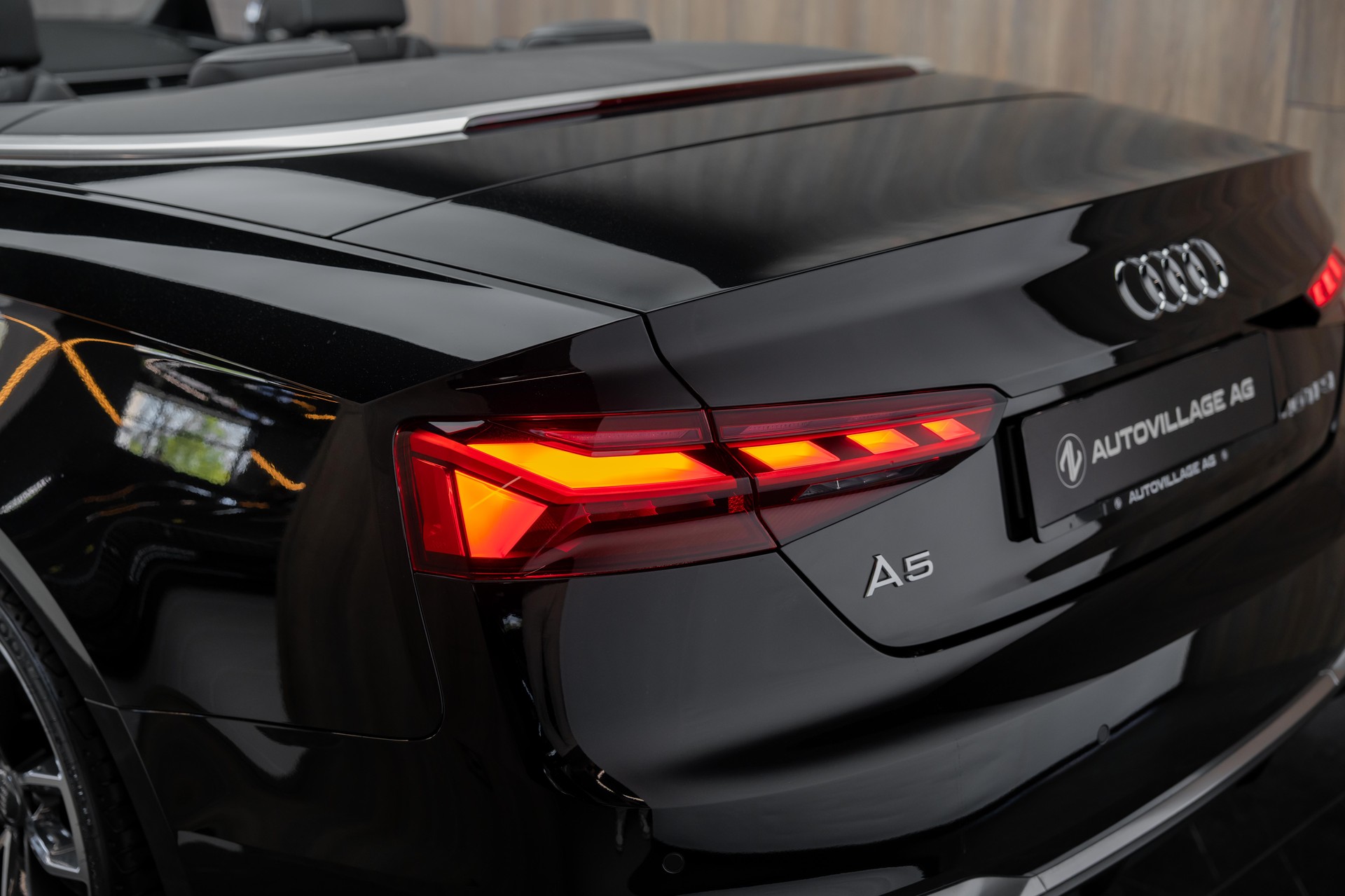 AUDI A5 Cabriolet 40 TFSI S-Line S-tronic-image-23