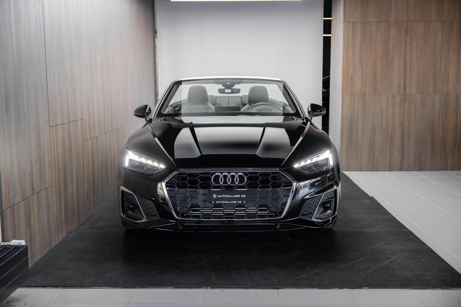 AUDI A5 Cabriolet 40 TFSI S-Line S-tronic-image-26