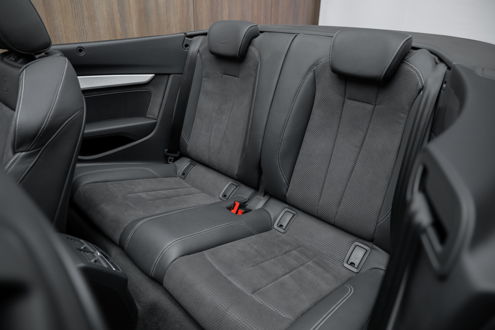 AUDI A5 Cabriolet 40 TFSI S-Line S-tronic-image-8