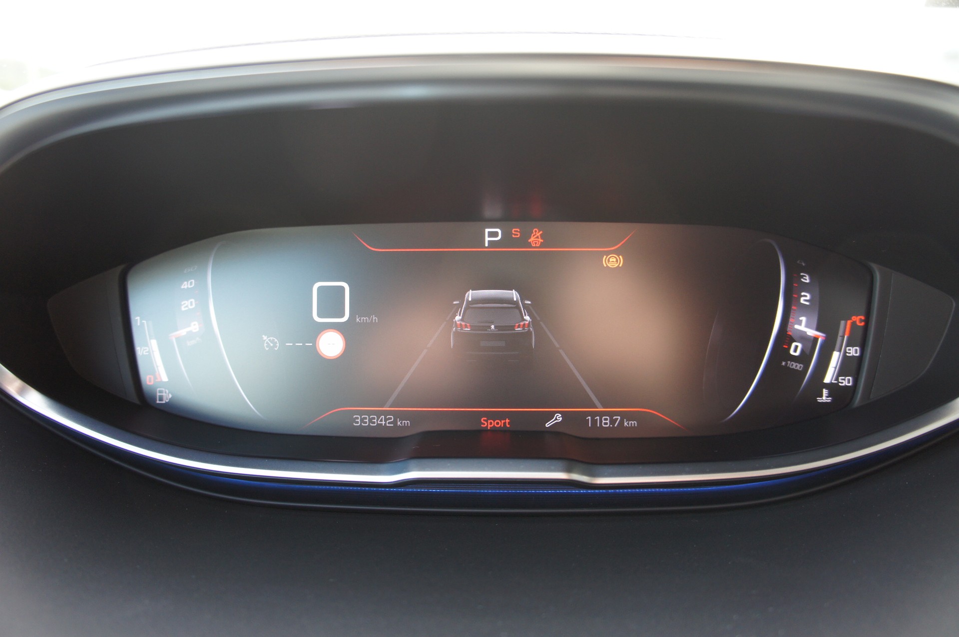 PEUGEOT 5008 1.5 BlueHDi Allure Pack EAT8-image-25